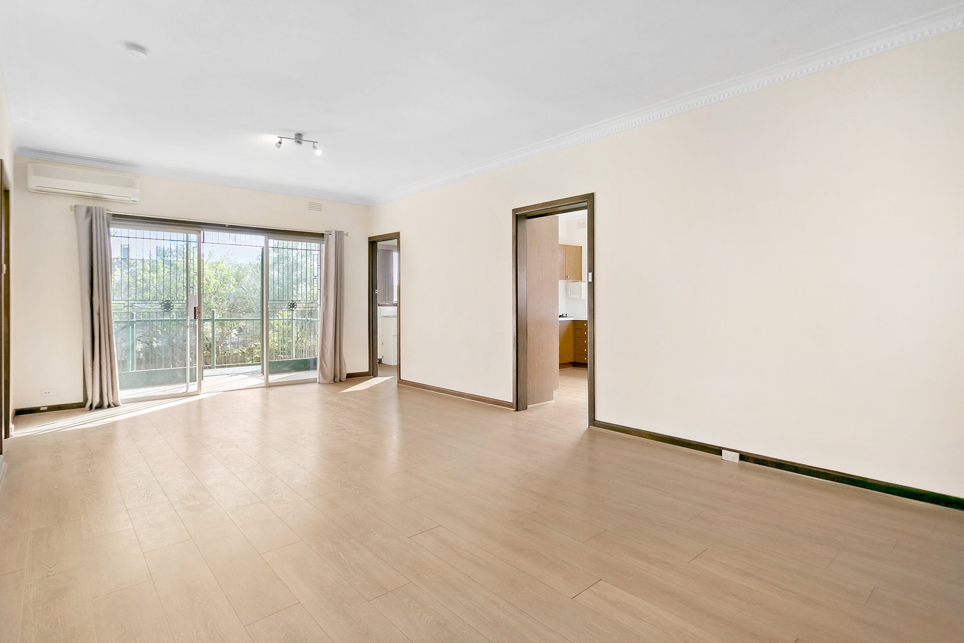 Property Gallery Thumbnail 5