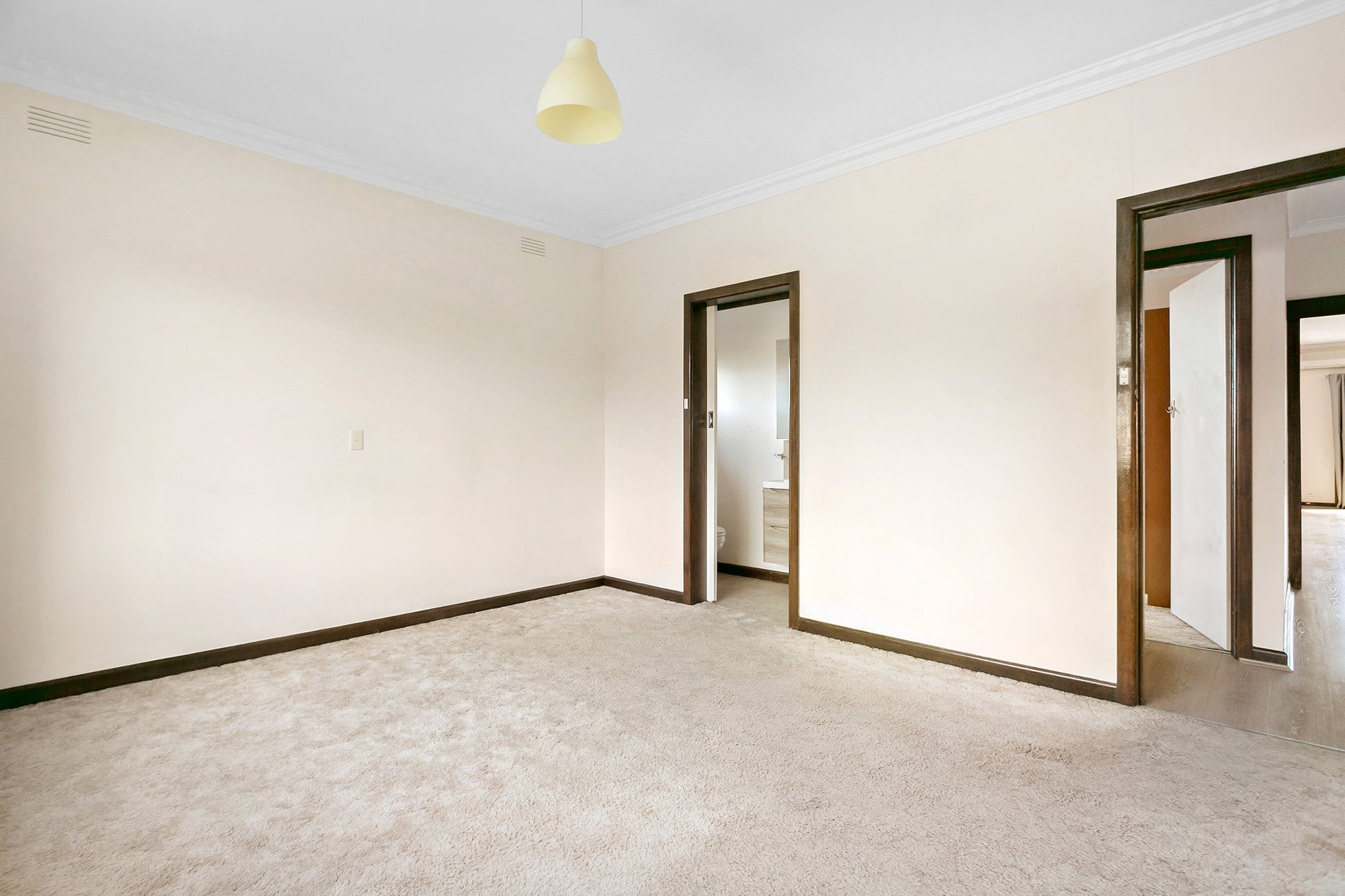 Property Gallery Thumbnail 6
