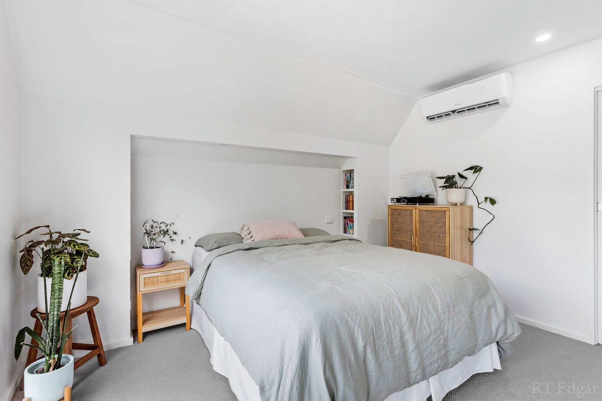 Property Gallery Thumbnail 8