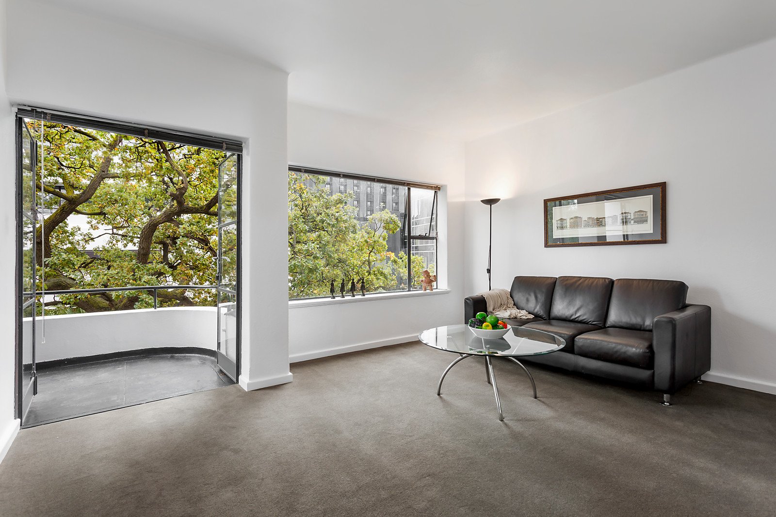 18/30 Queens Road, Melbourne image 1