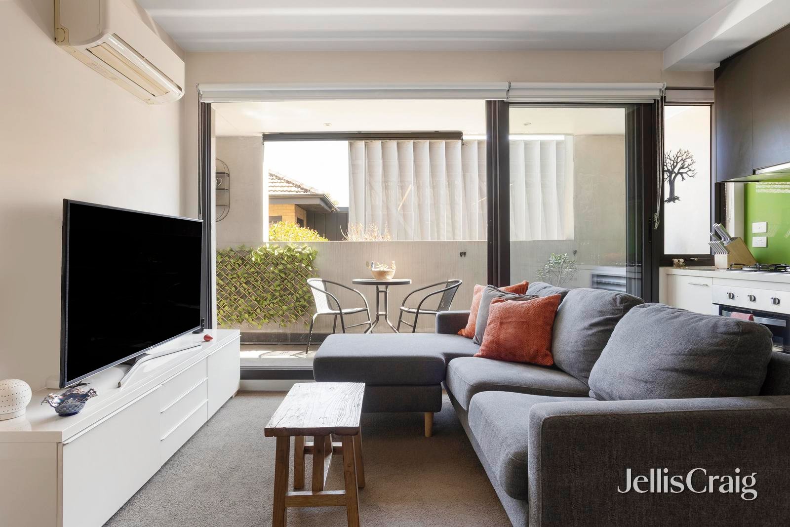 18/341 Heidelberg Road, Northcote image 1
