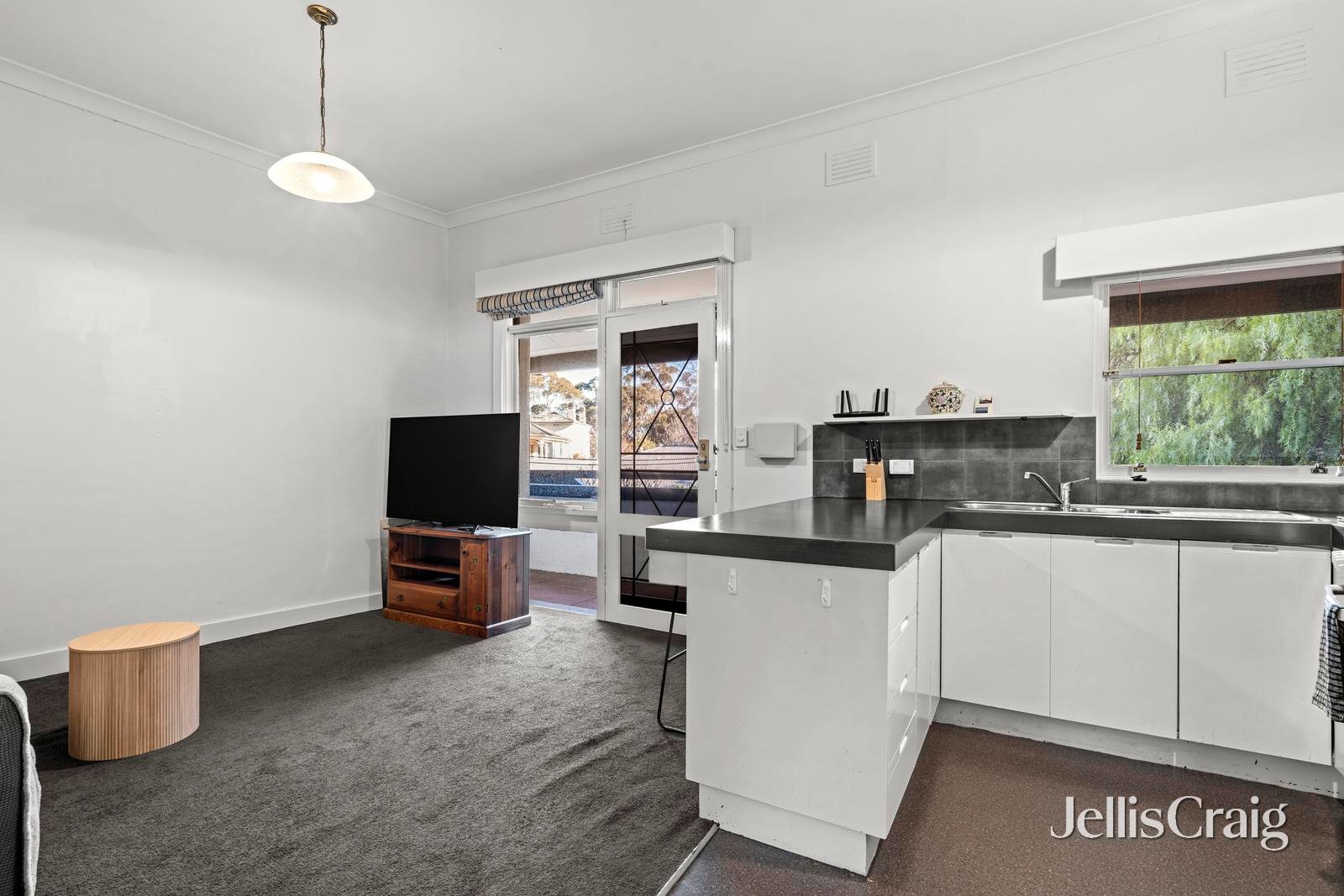 18/361 Royal Parade, Parkville image 4