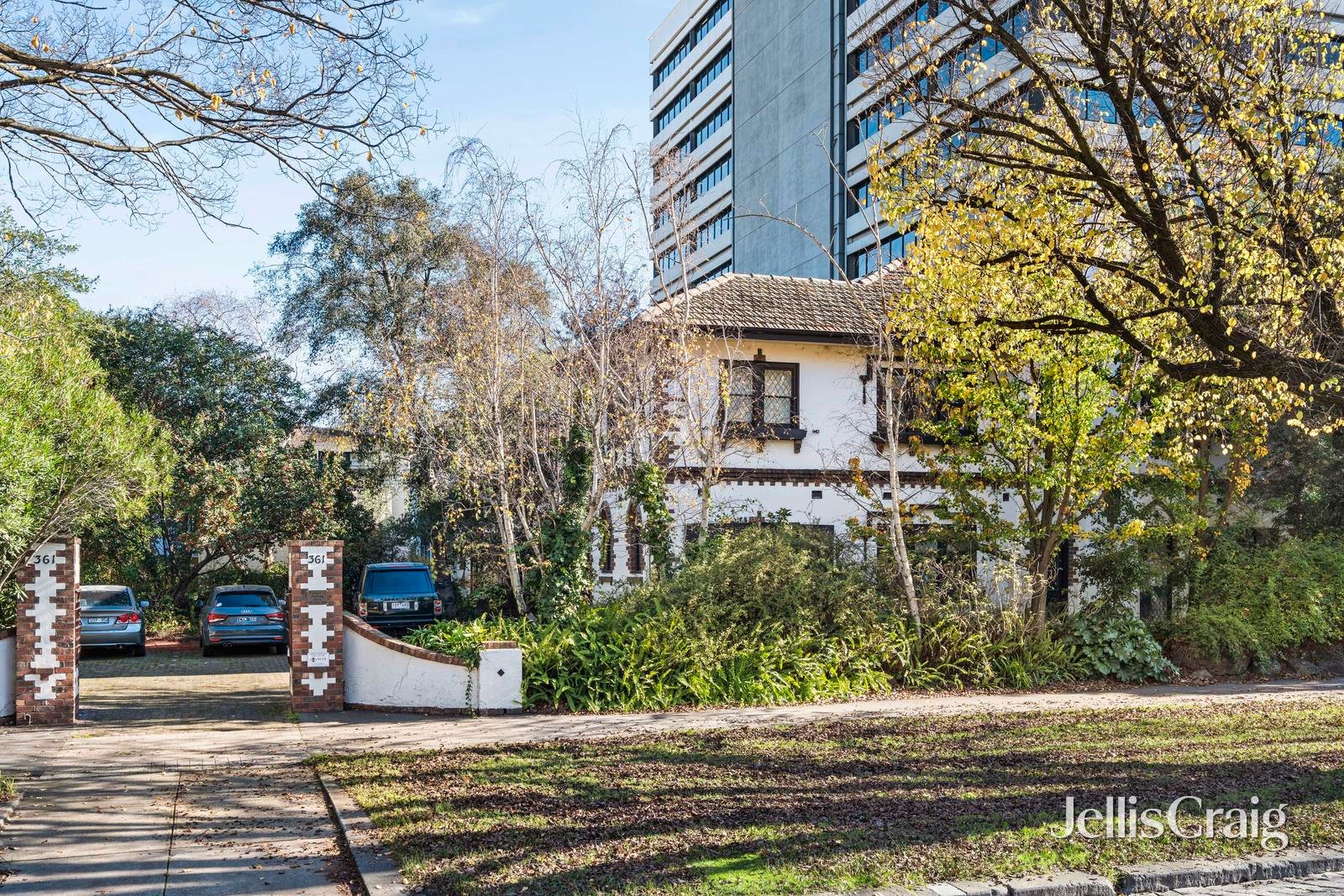 18/361 Royal Parade, Parkville image 8