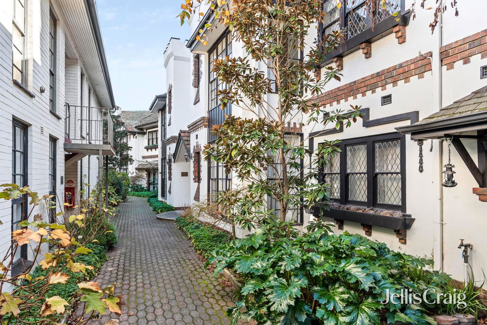 18/361 Royal Parade, Parkville image 9