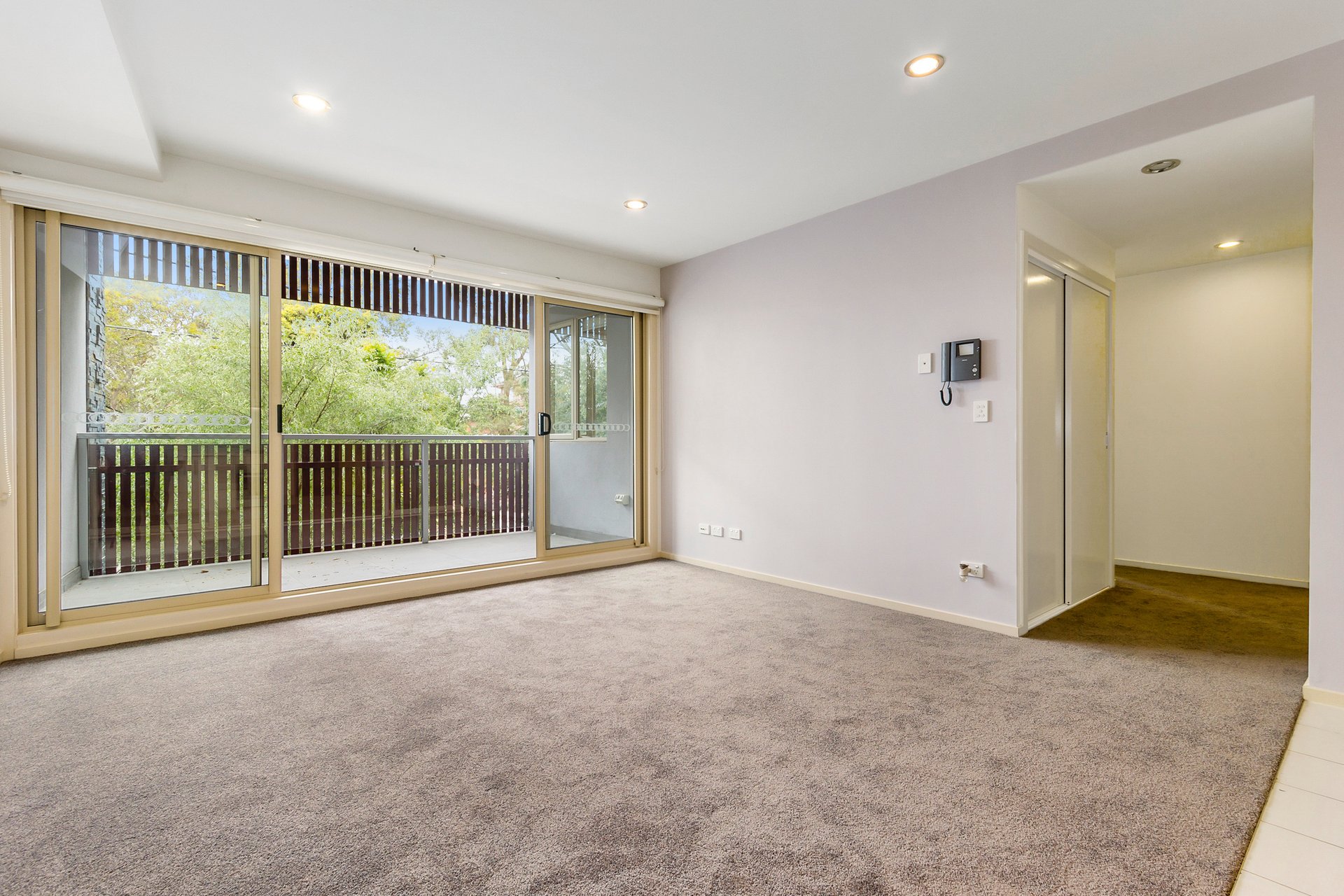 Property Gallery Thumbnail 3