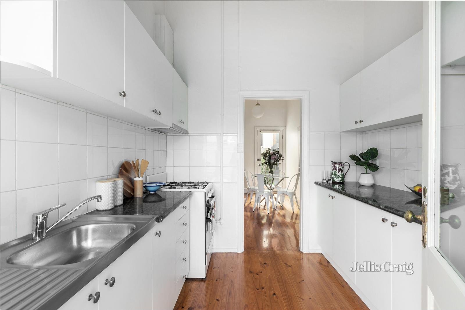 184 Canterbury Road, St Kilda West image 2