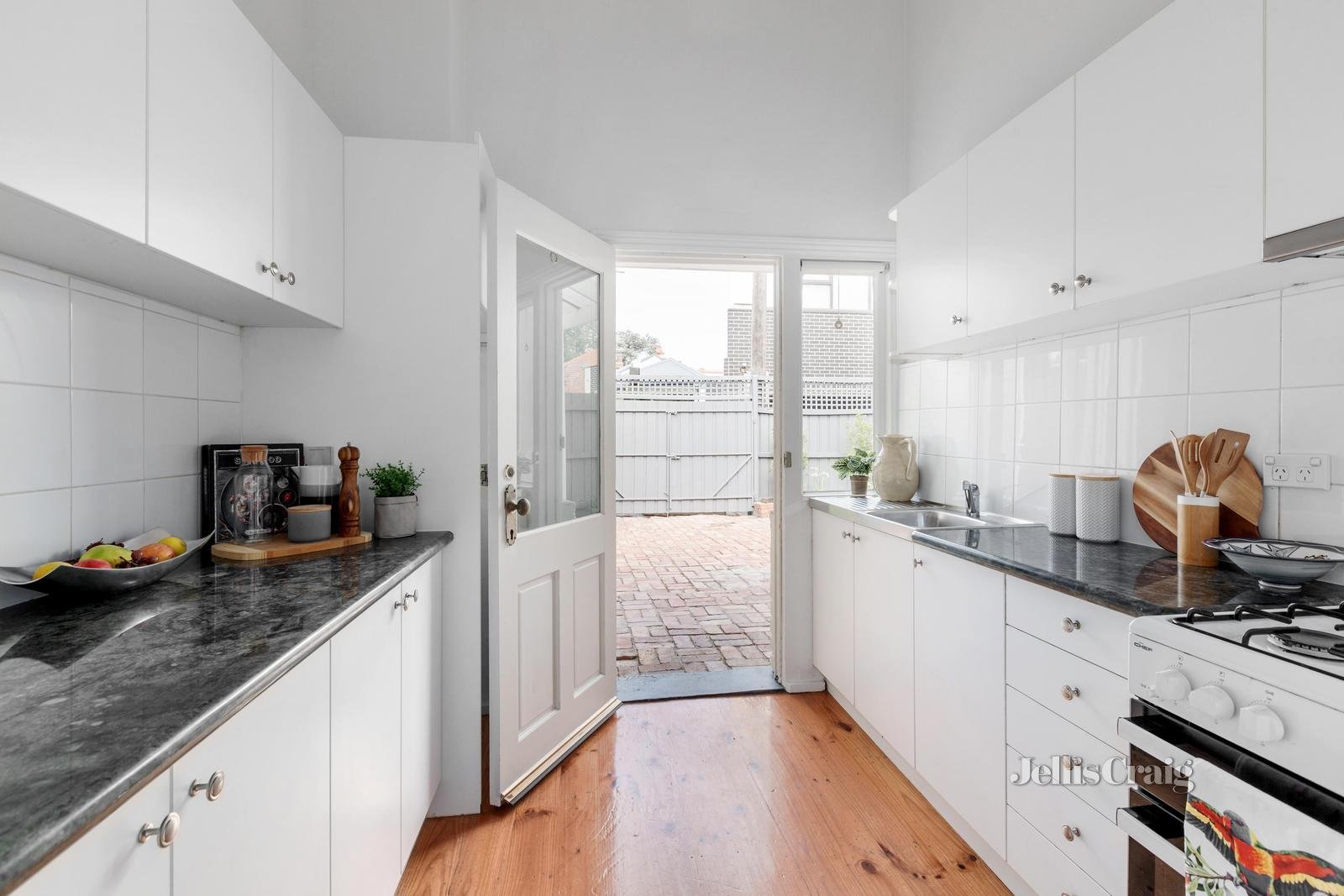 184 Canterbury Road, St Kilda West image 9