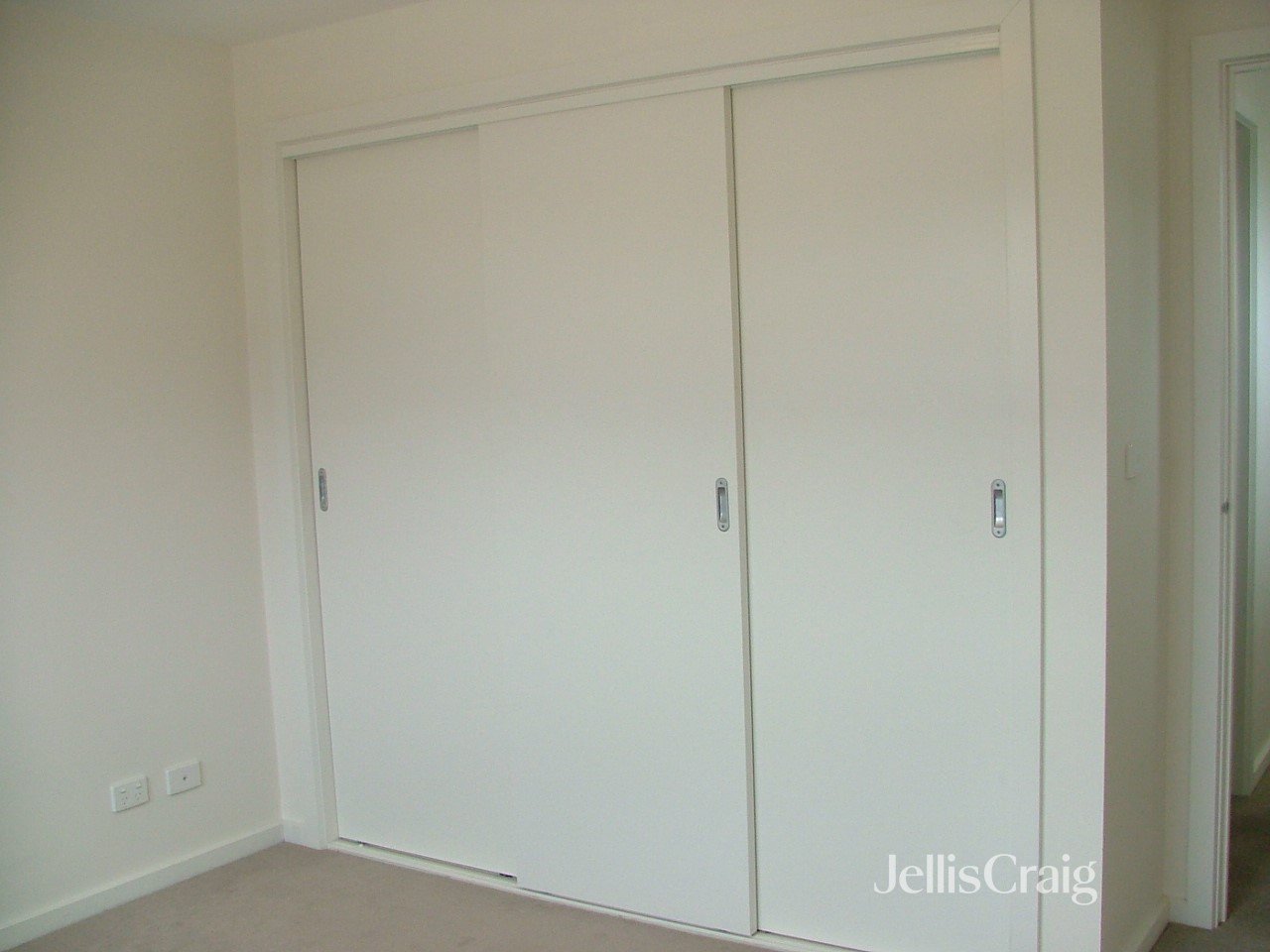 1/84 South Crescent, Northcote image 3