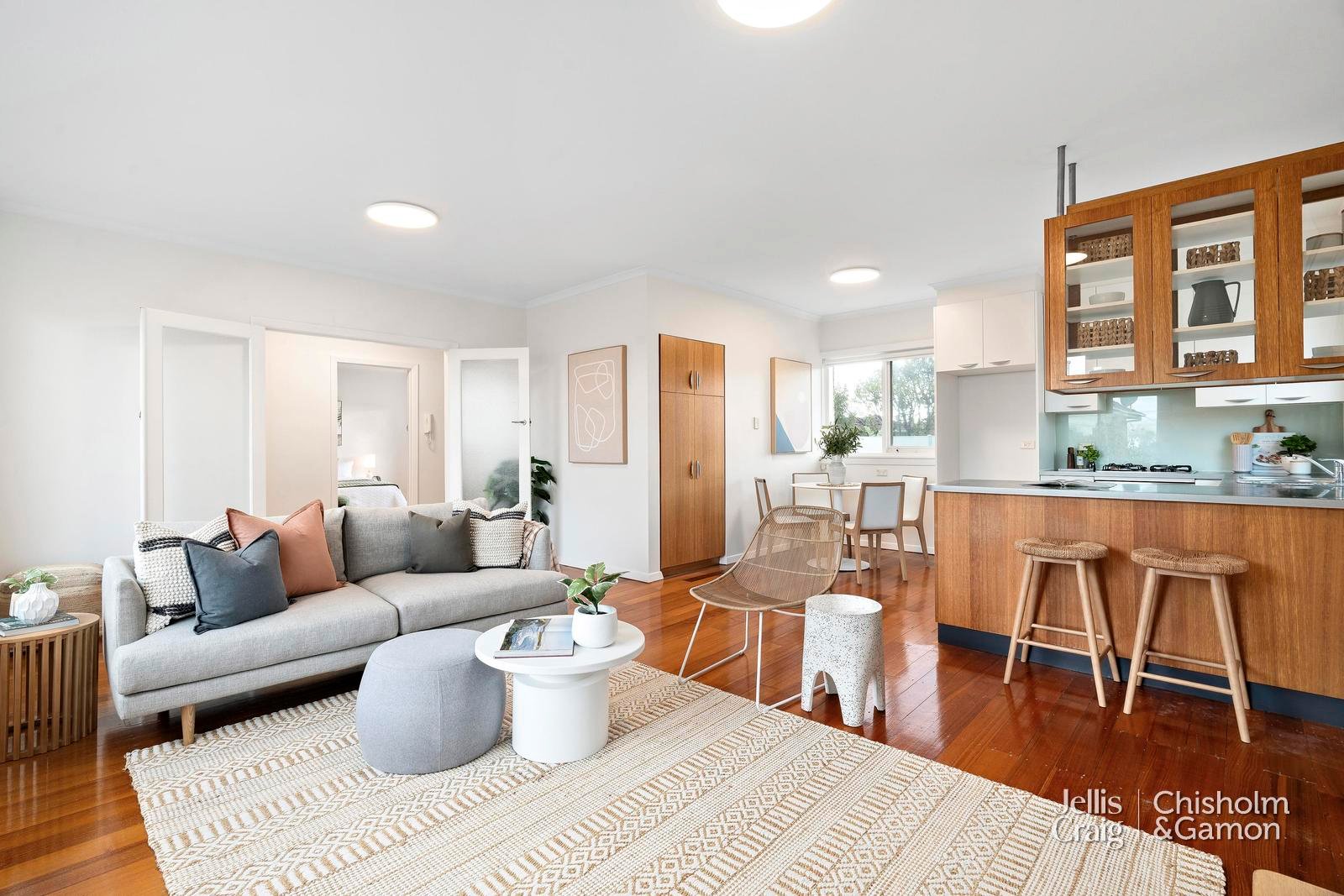 18/45A Ormond Esplanade, Elwood image 1