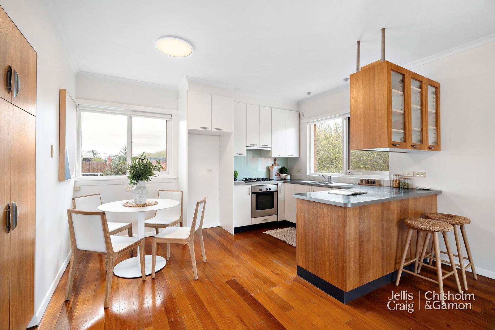 18/45A Ormond Esplanade, Elwood image 5