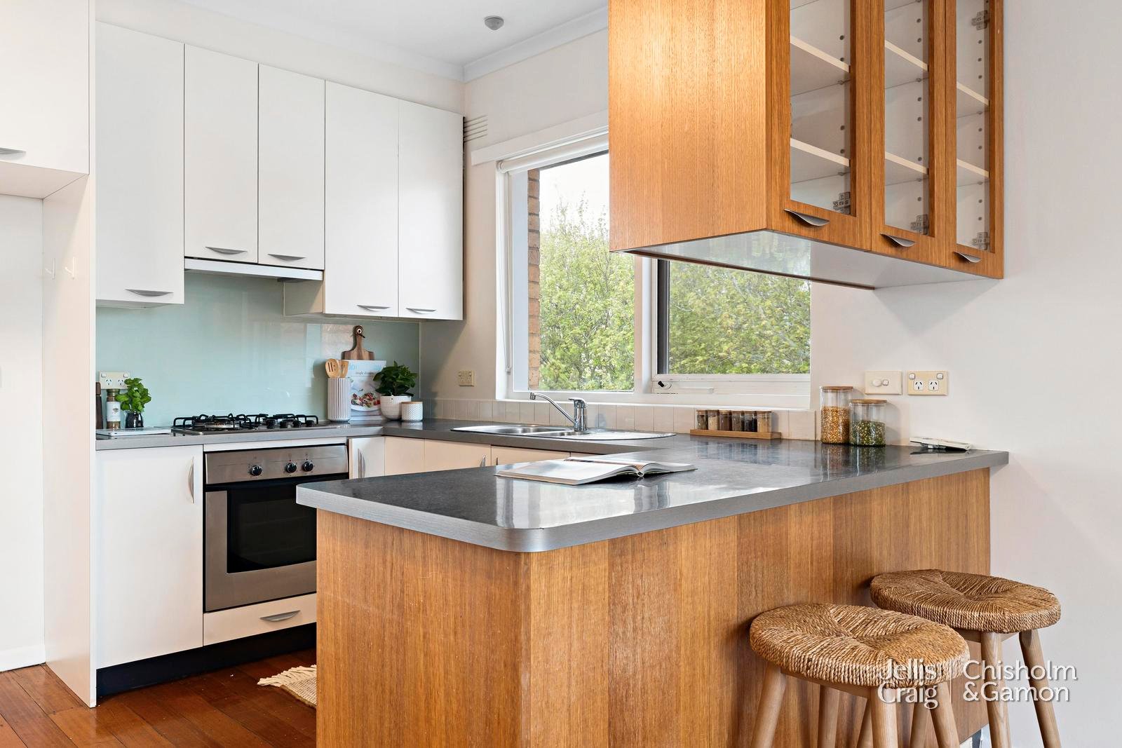 18/45A Ormond Esplanade, Elwood image 7