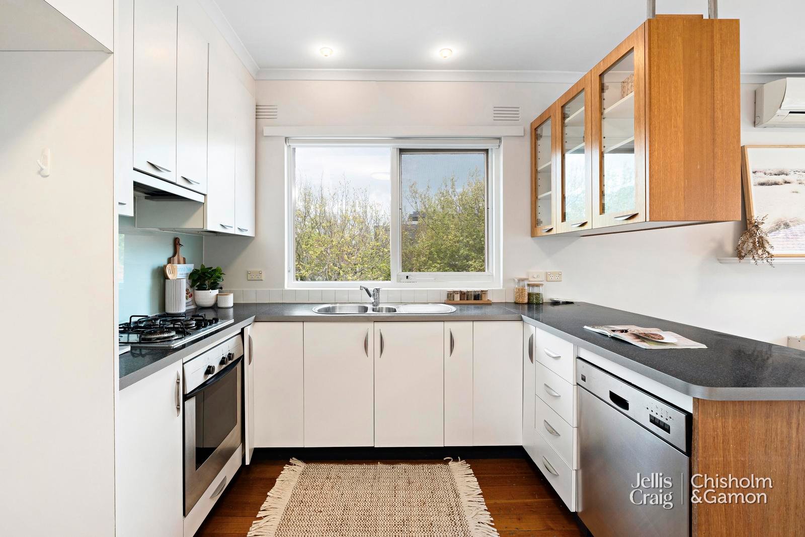 18/45A Ormond Esplanade, Elwood image 8