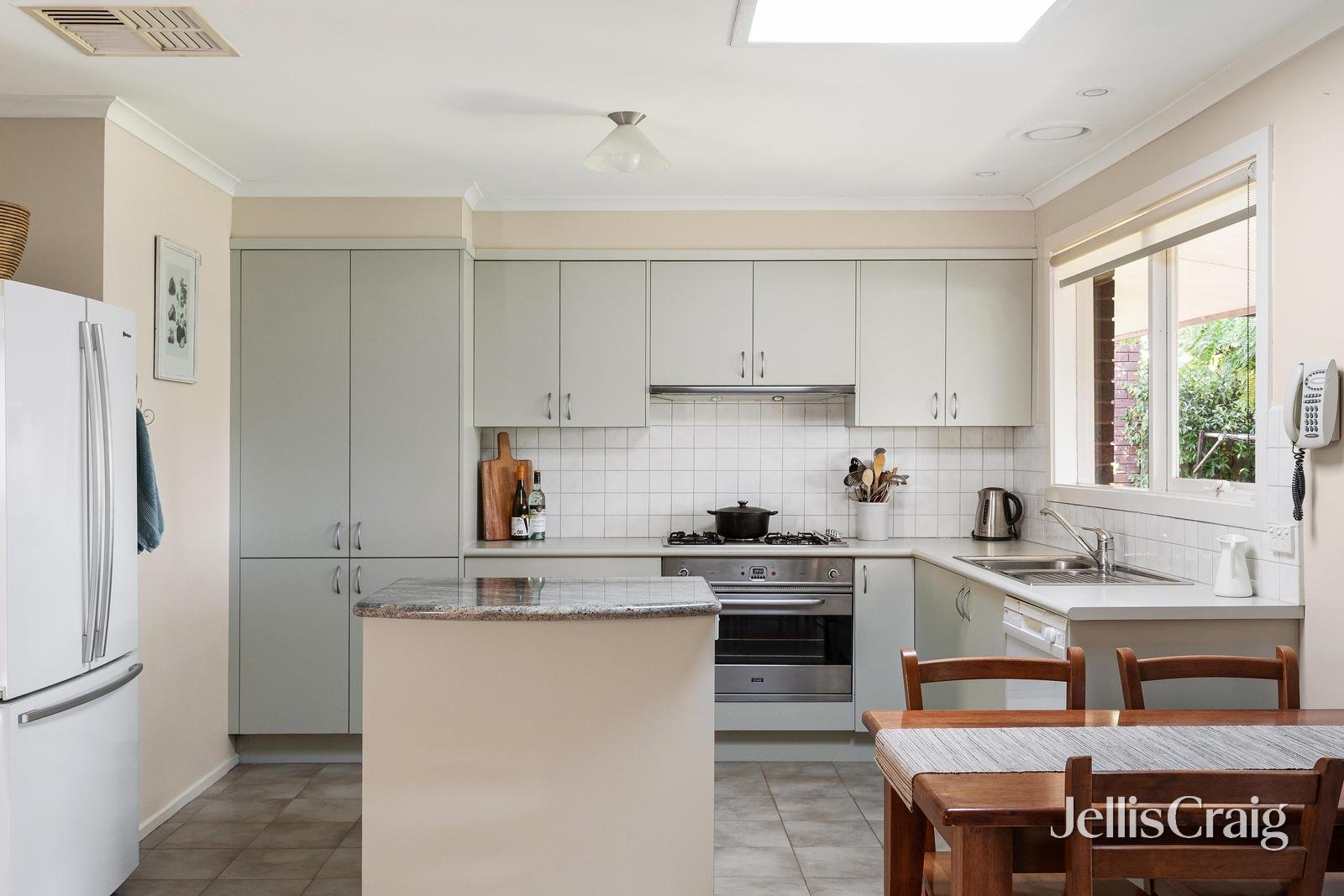 185 Plenty River Drive, Greensborough image 3