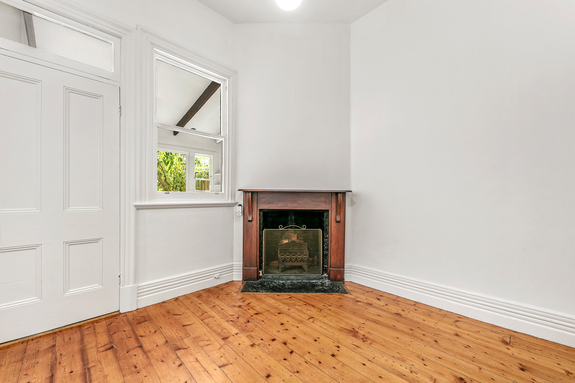 Property Gallery Thumbnail 3