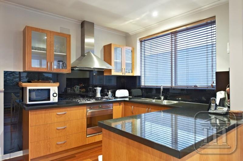 18/508 Glenferrie Road, Hawthorn image 4