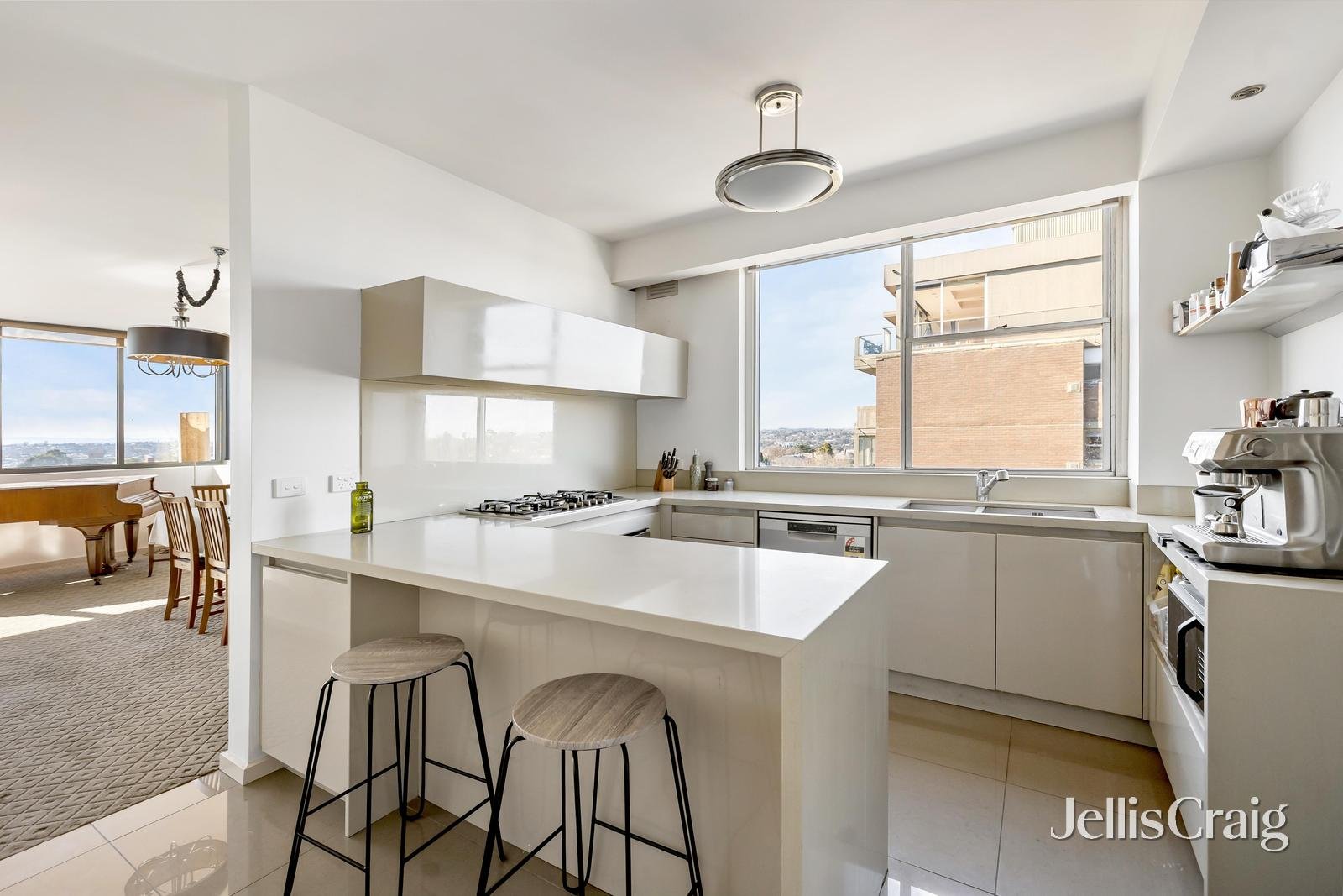 18/512 Toorak Road, Toorak image 7