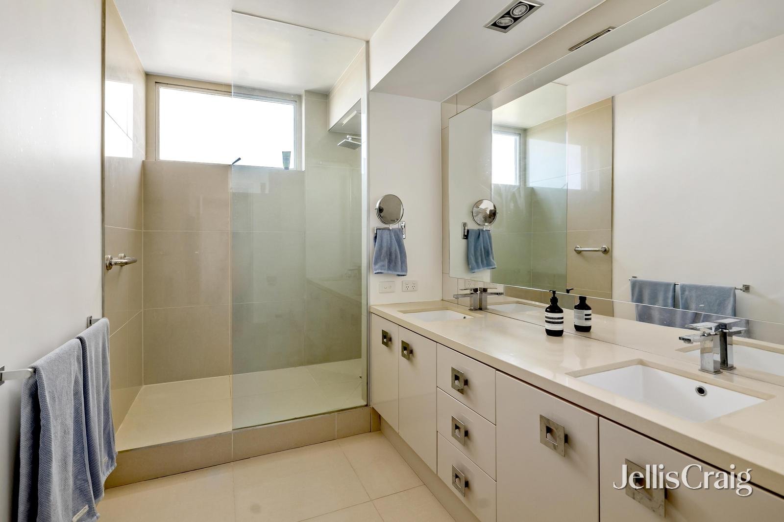 18/512 Toorak Road, Toorak image 10