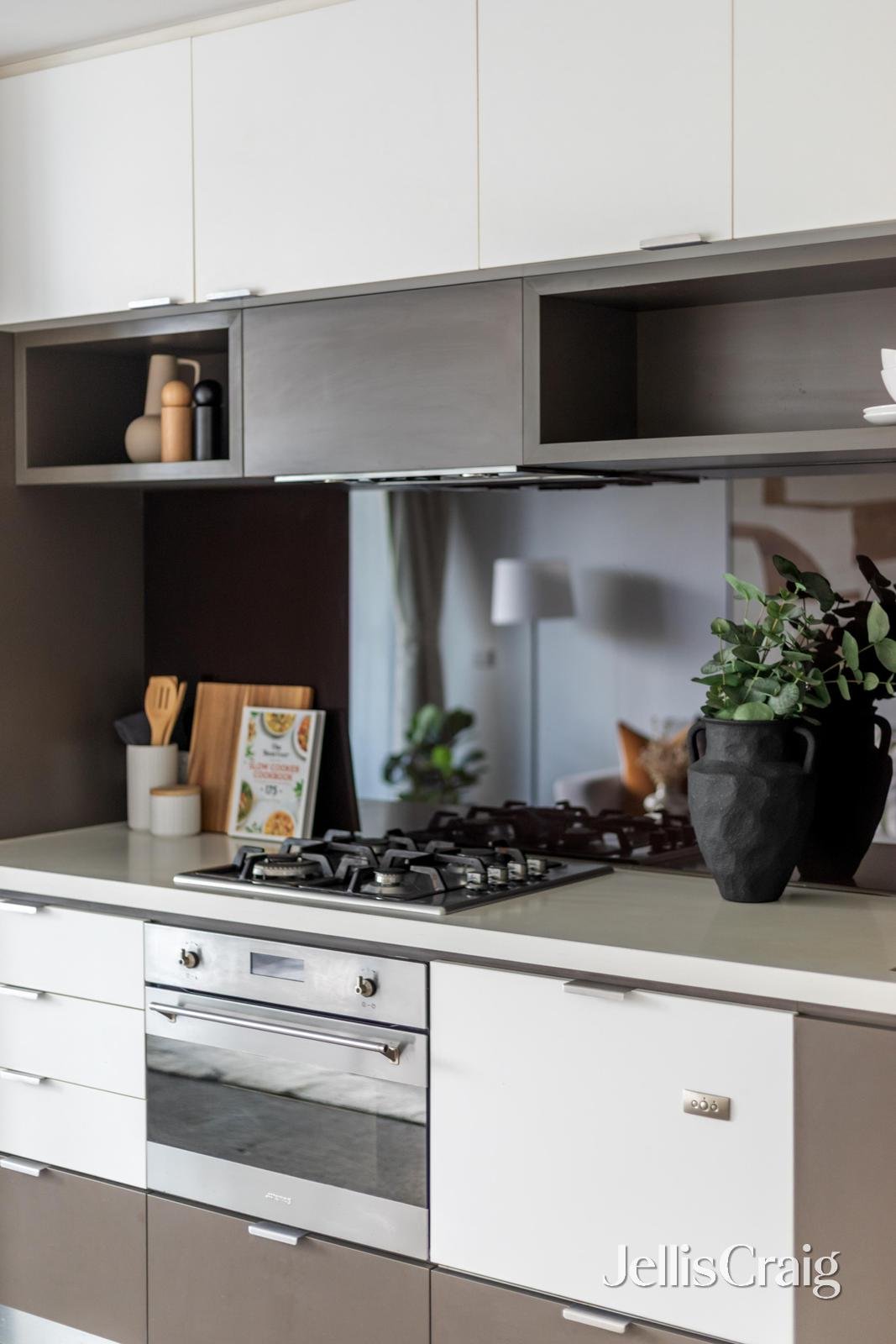 18/523 Burwood Road, Hawthorn image 3