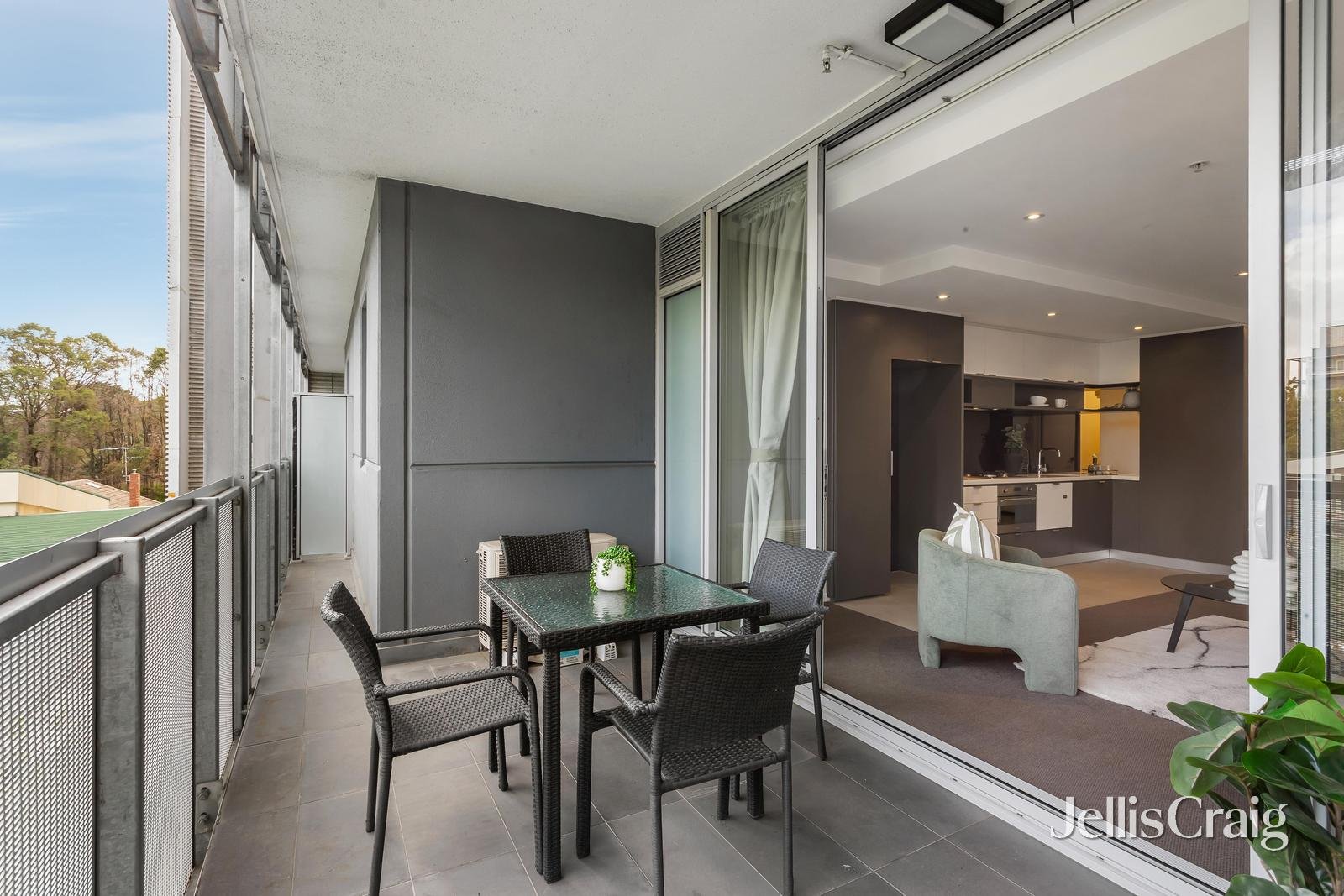 18/523 Burwood Road, Hawthorn image 4