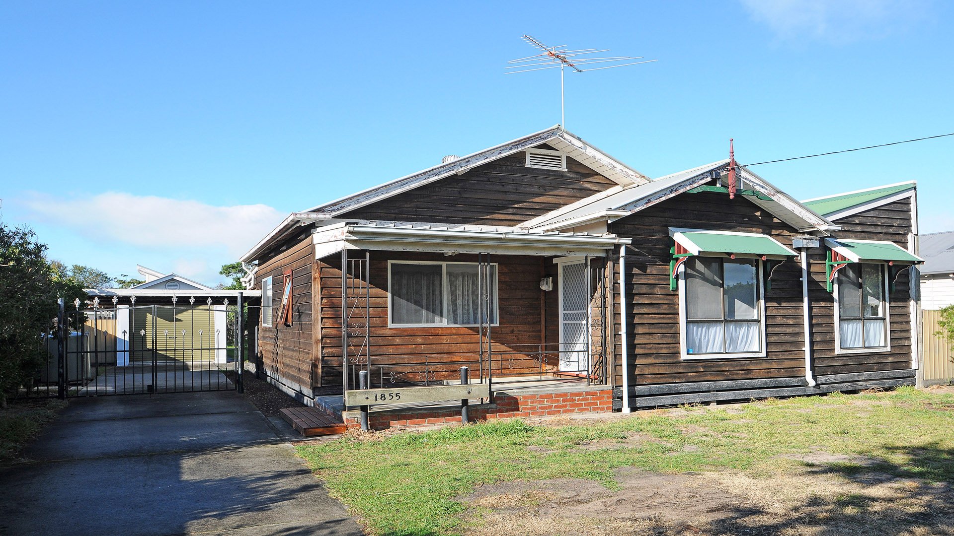 Property Gallery Thumbnail 8