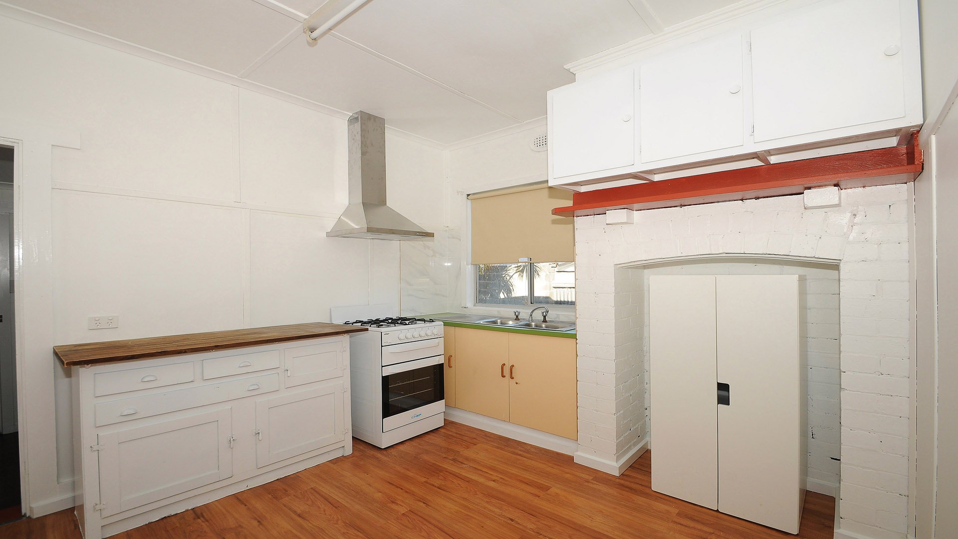 Property Gallery Thumbnail 2