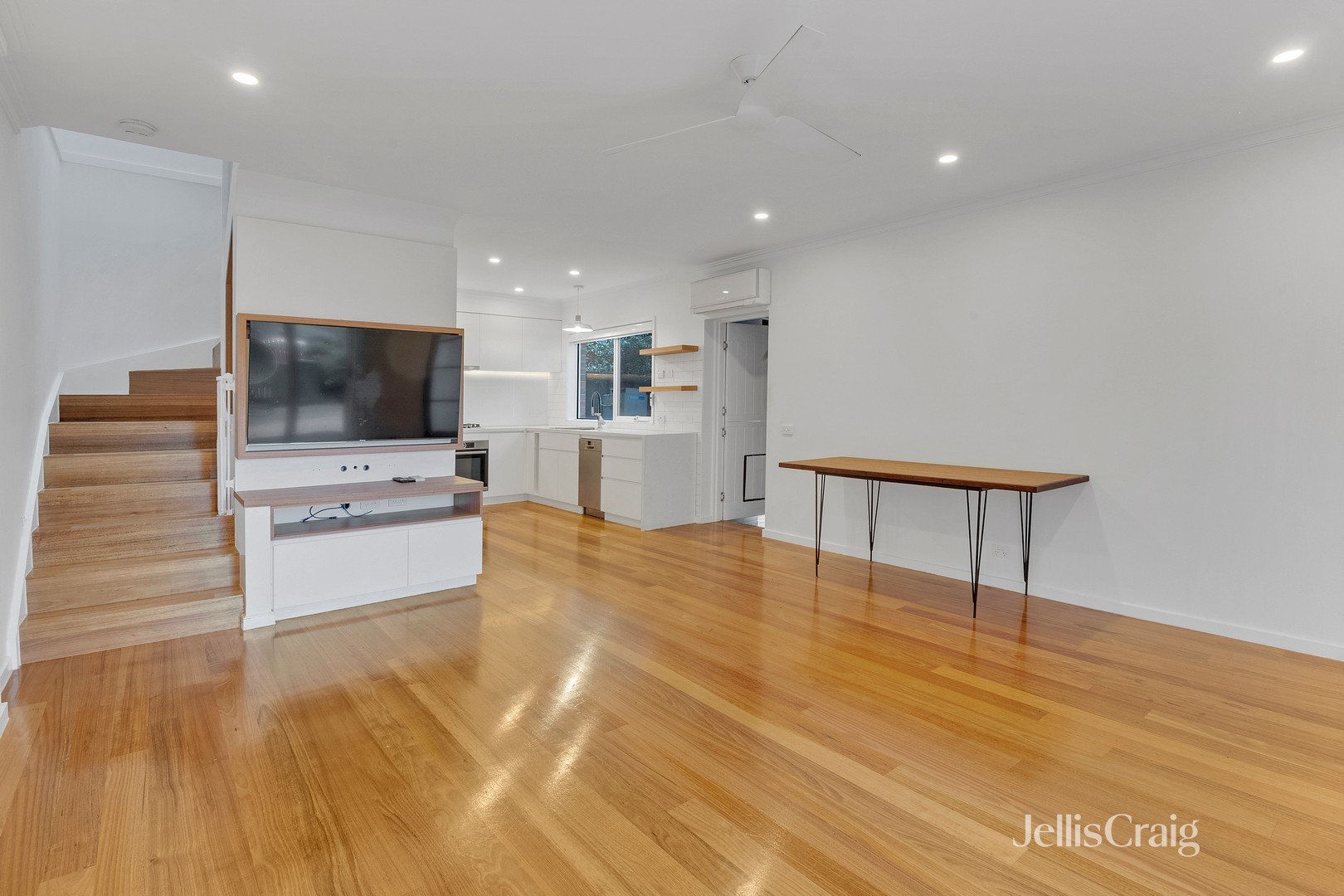 18/58-62 Aitken Street, Williamstown image 4