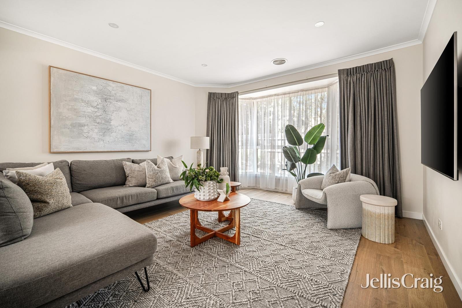 1/86 Albenca Street, Cheltenham image 2