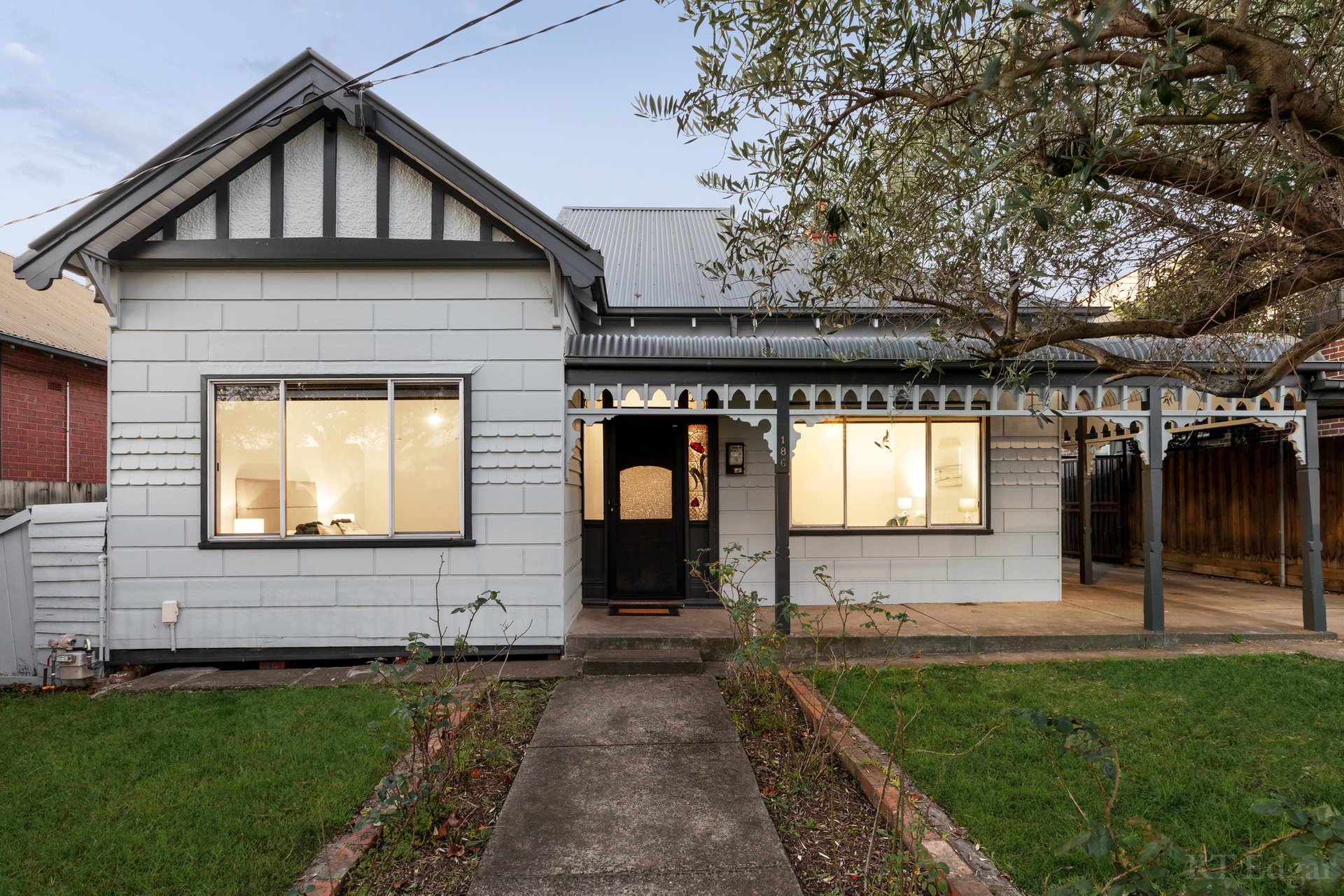 Property Gallery - Main Image