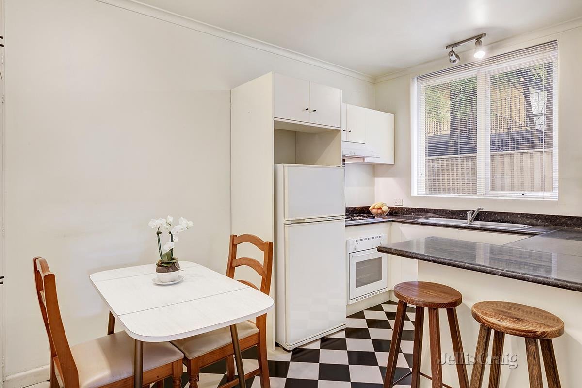 1/87 Denham Street, Hawthorn image 2