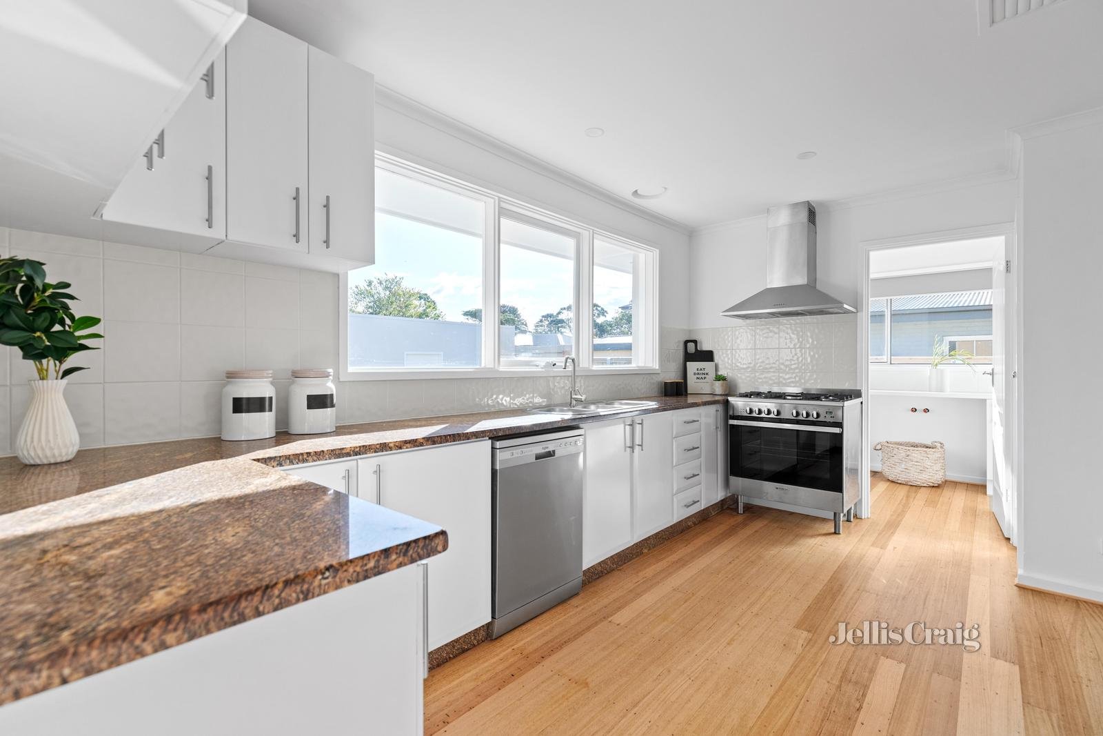 1/87 Lochiel Avenue, Edithvale image 4