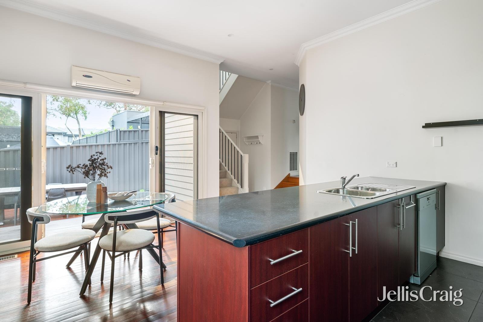 1/87 Rattray Road, Montmorency image 4
