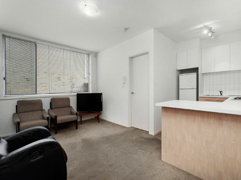 1/87 Ross Street, Port Melbourne image 3