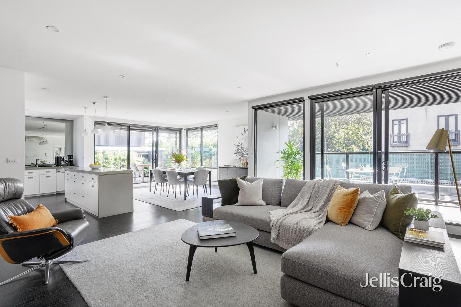 18/765 Malvern Road, Toorak image 3