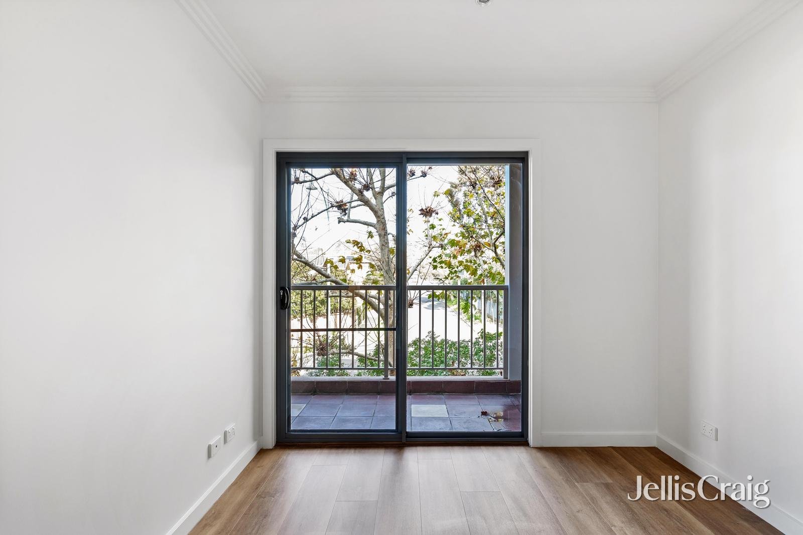 18/781 Whitehorse Road, Mont&nbsp;Albert image 6