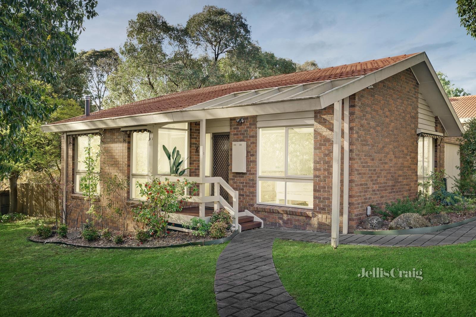 1/88 Greenhill Road, Greensborough image 1