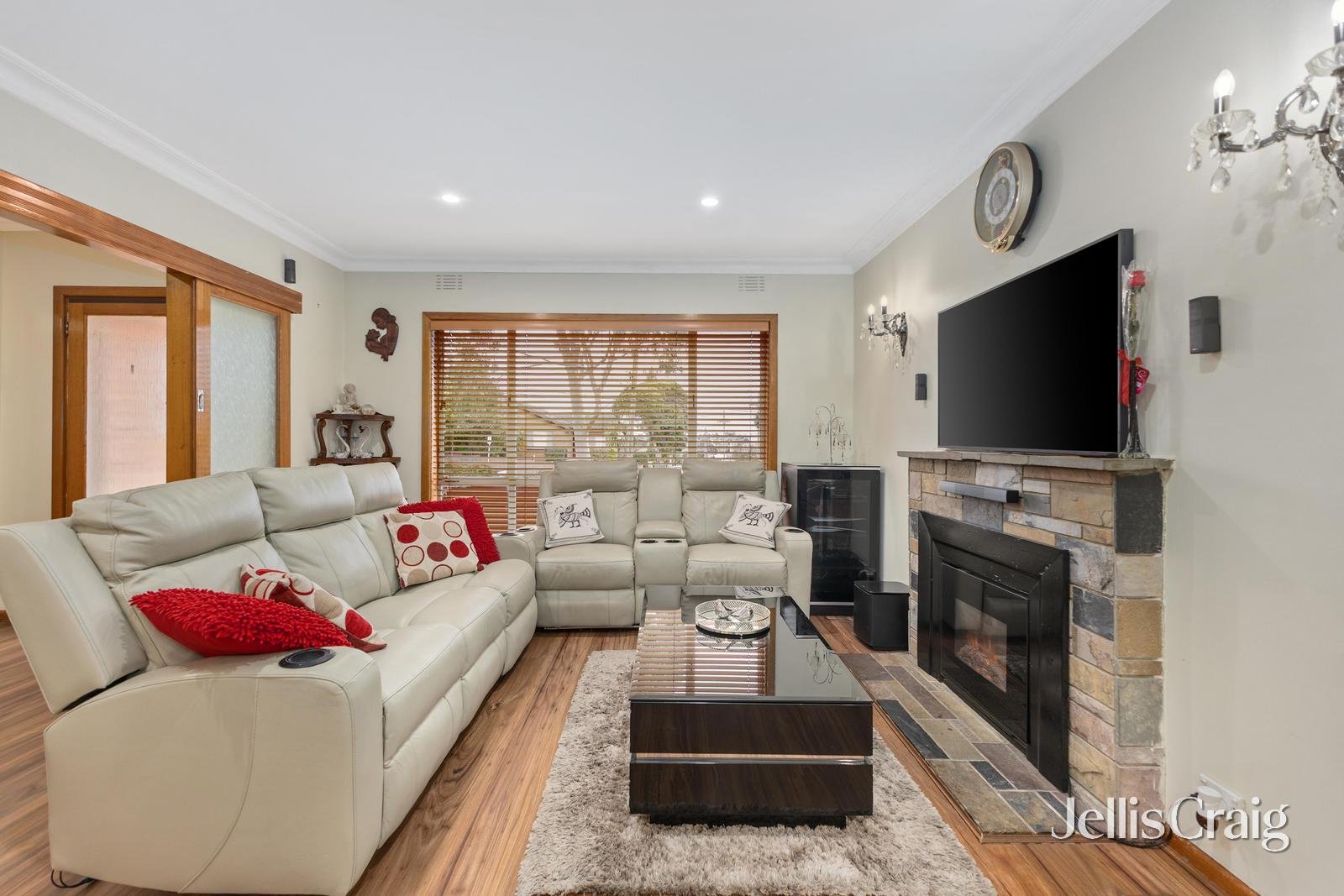 1/88 Huntingdale Road, Mount Waverley image 2