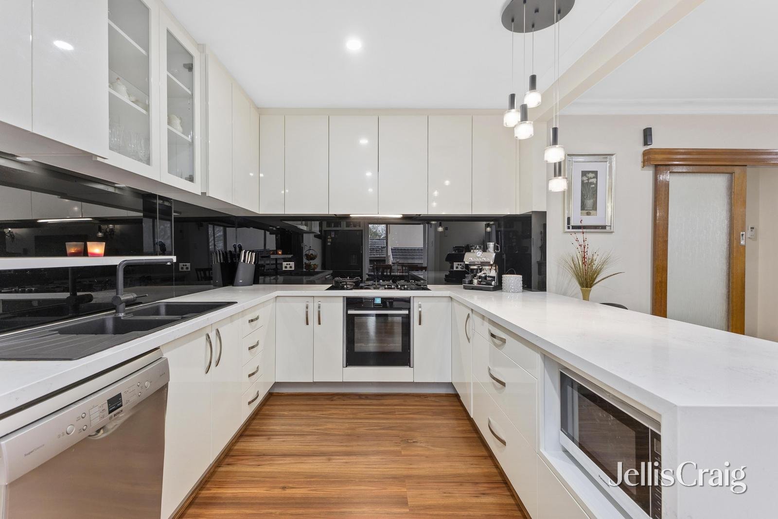 1/88 Huntingdale Road, Mount Waverley image 3