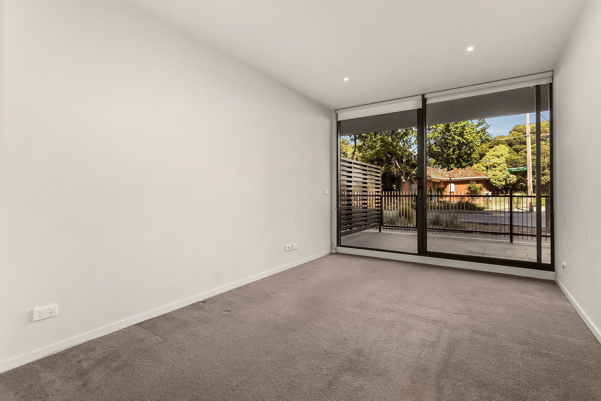Property Gallery Thumbnail 6
