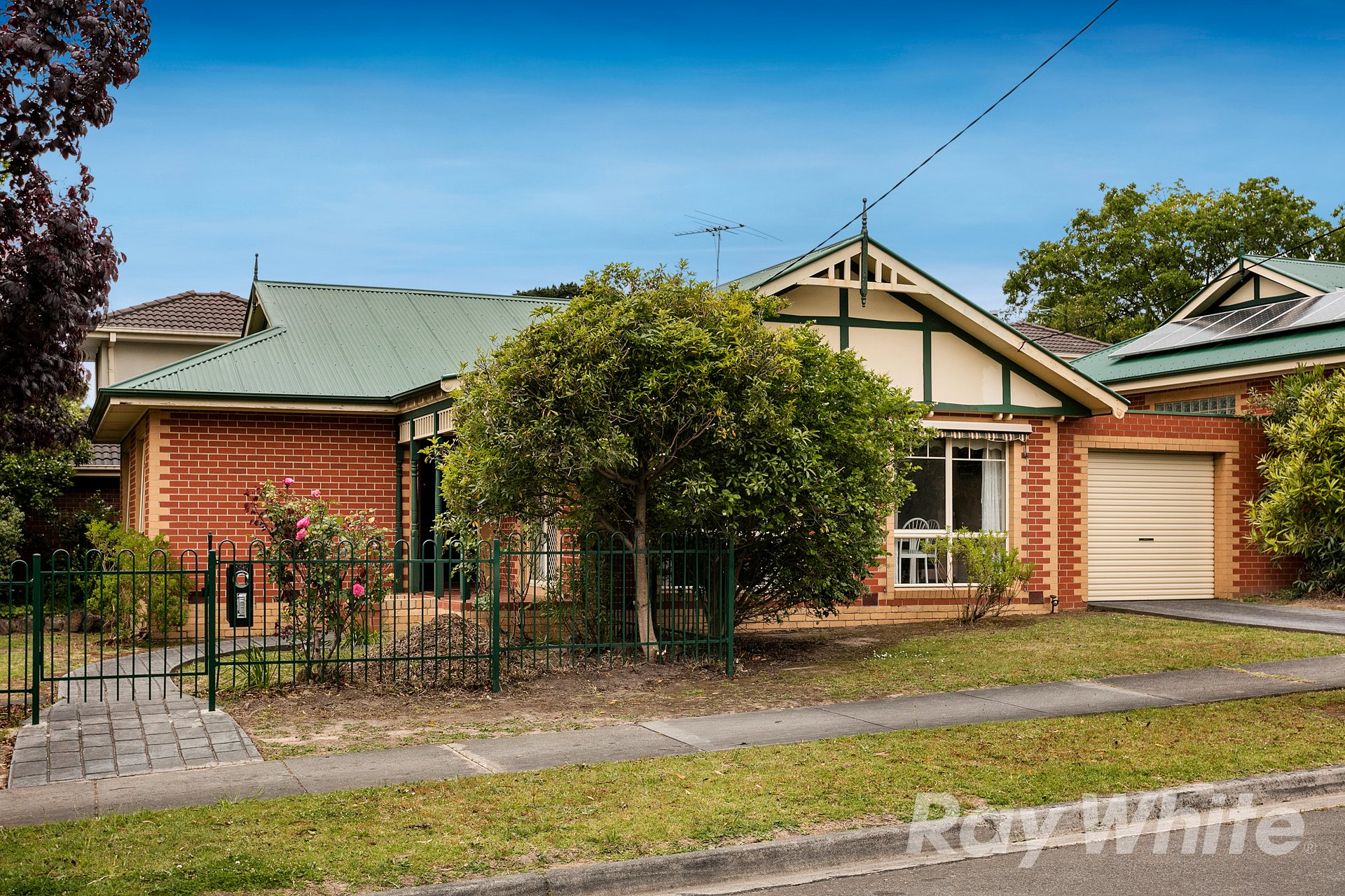 1/898 High Street Road, Glen Waverley image 1