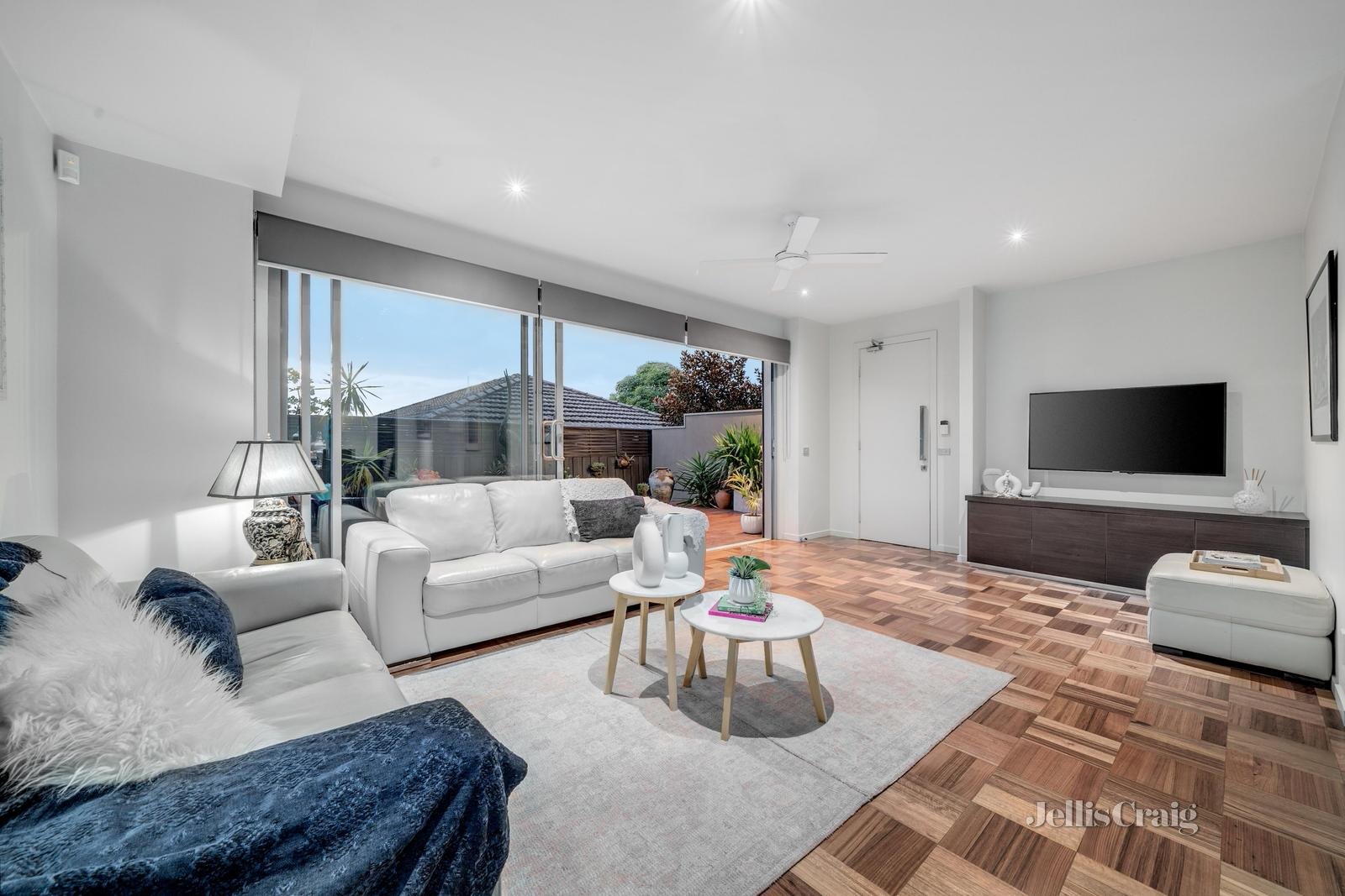18a Churchill Street, Doncaster East image 3