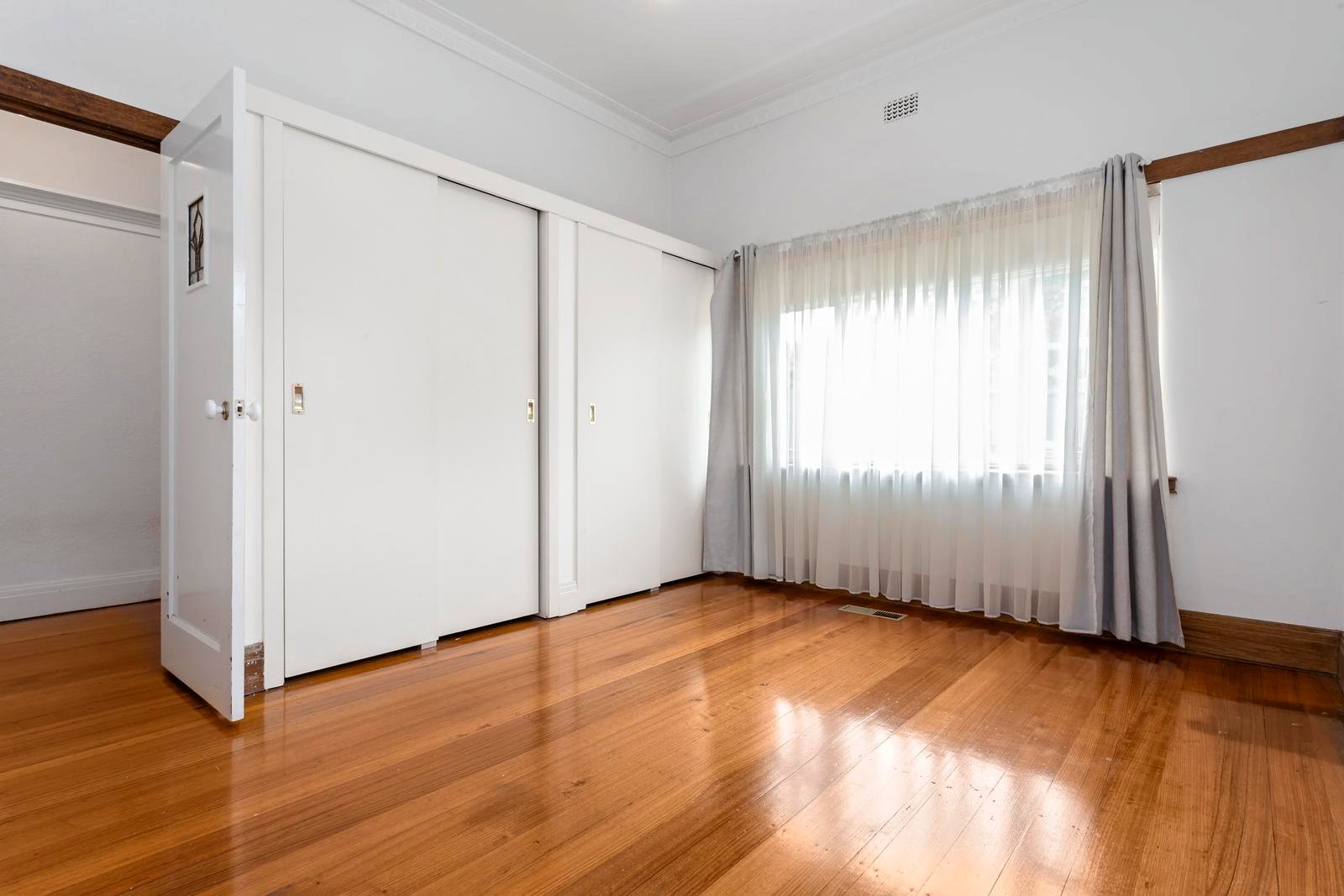 Property Gallery Thumbnail 4
