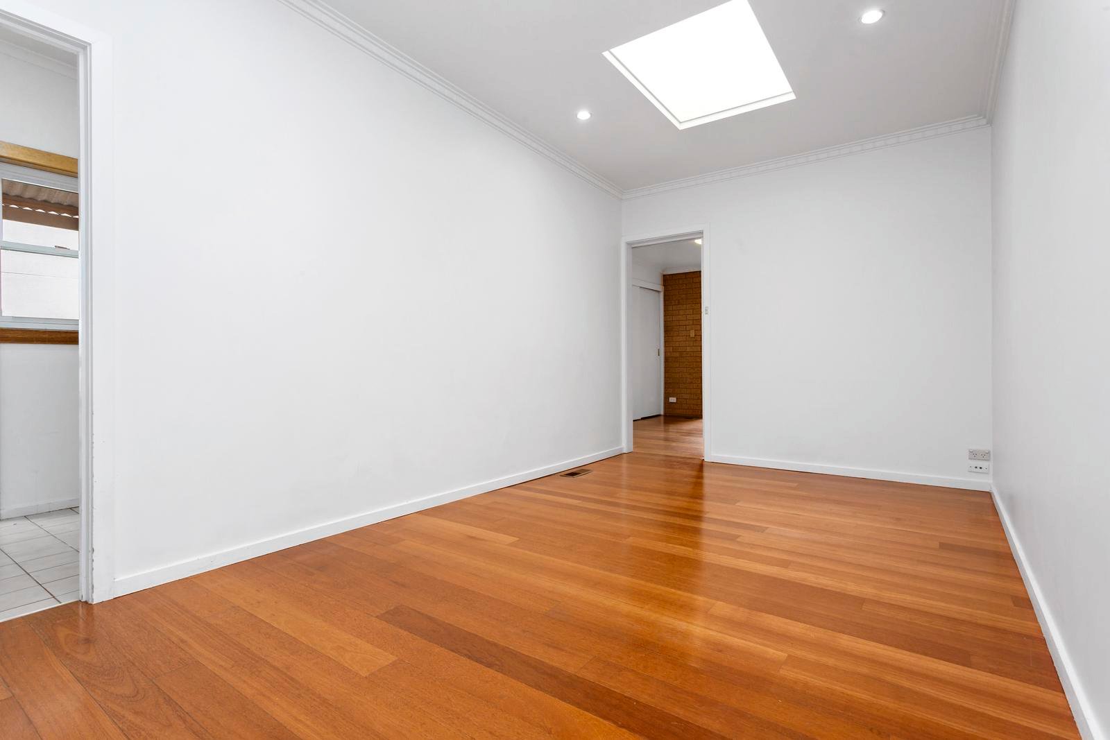 Property Gallery Thumbnail 6