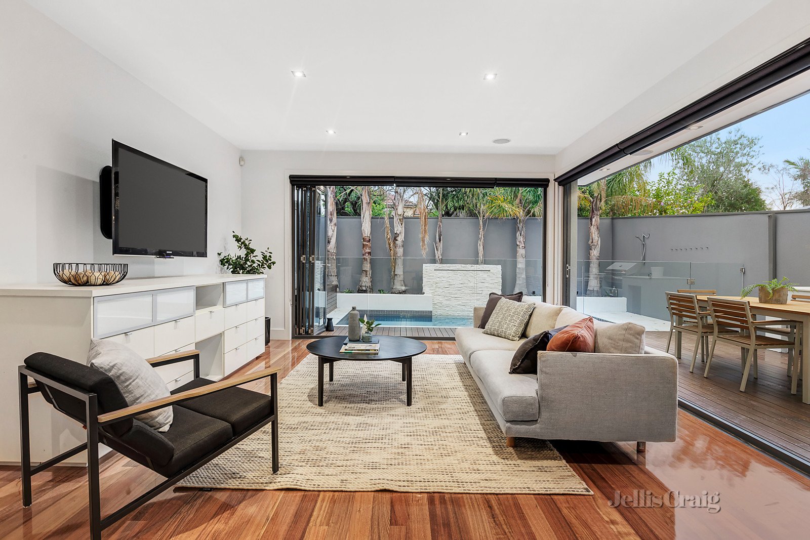 18a Lawson Street, Bentleigh image 3