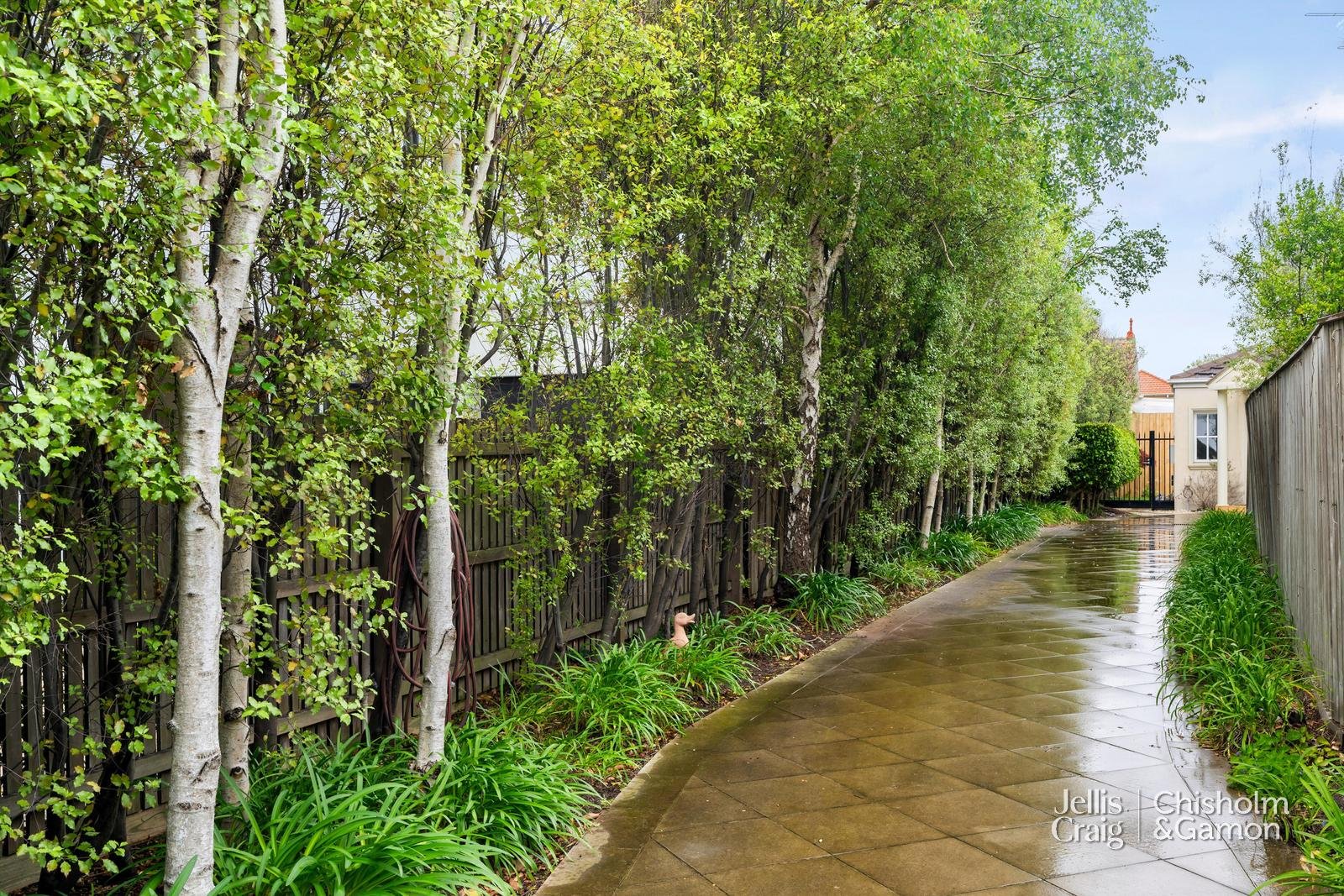 18A New Street, Hampton image 1