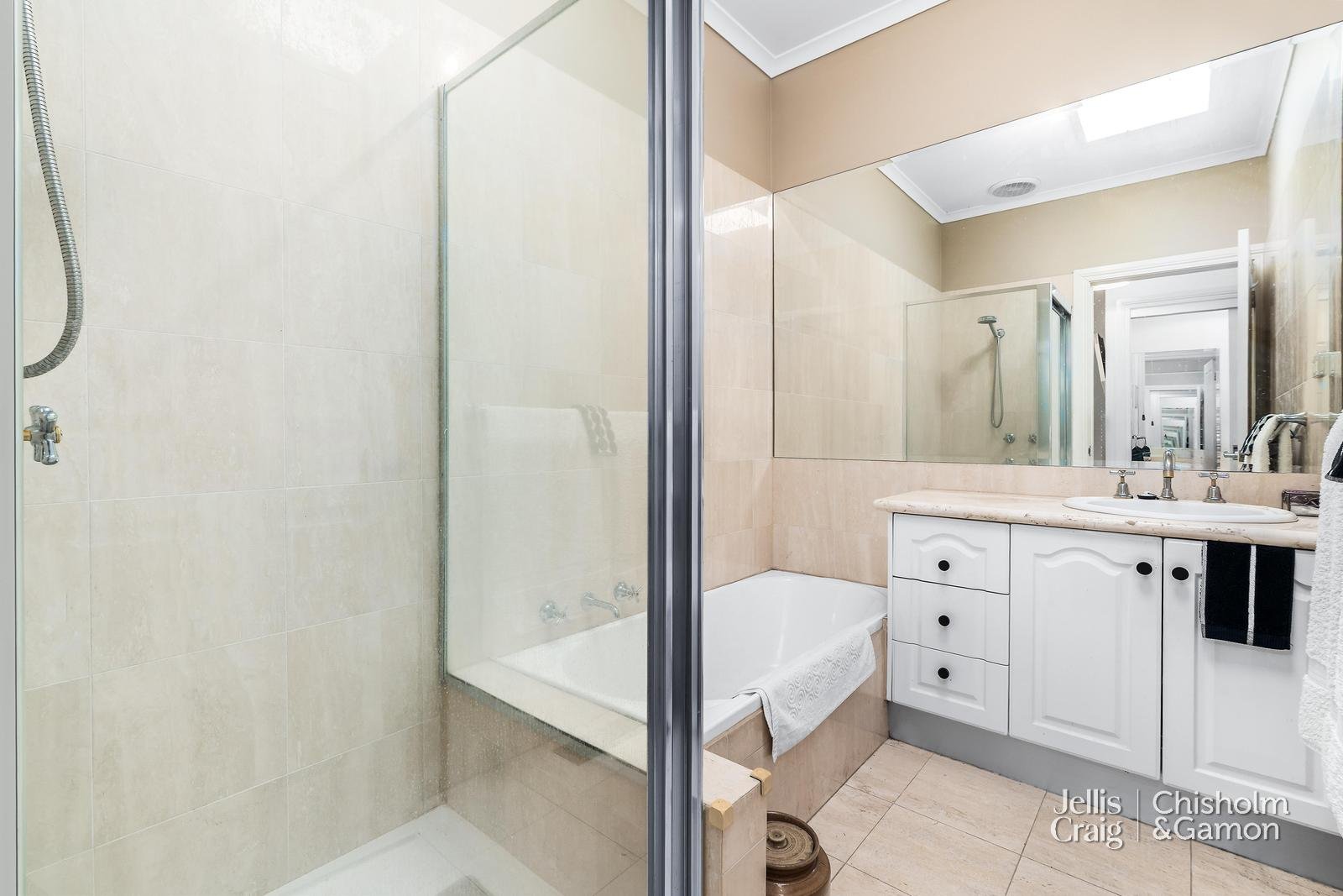 18A New Street, Hampton image 10