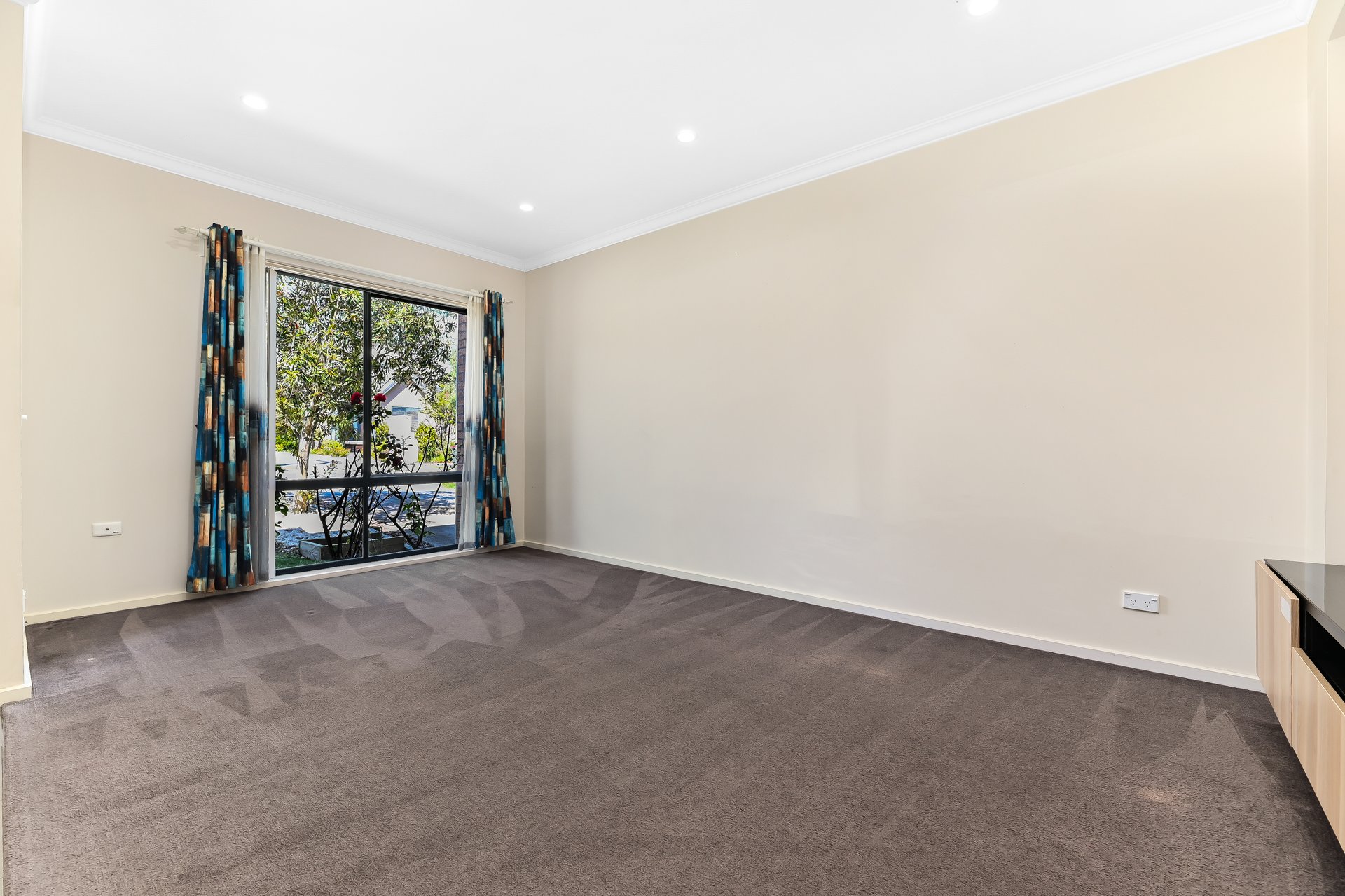 18A Orchard Road, Bayswater image 2