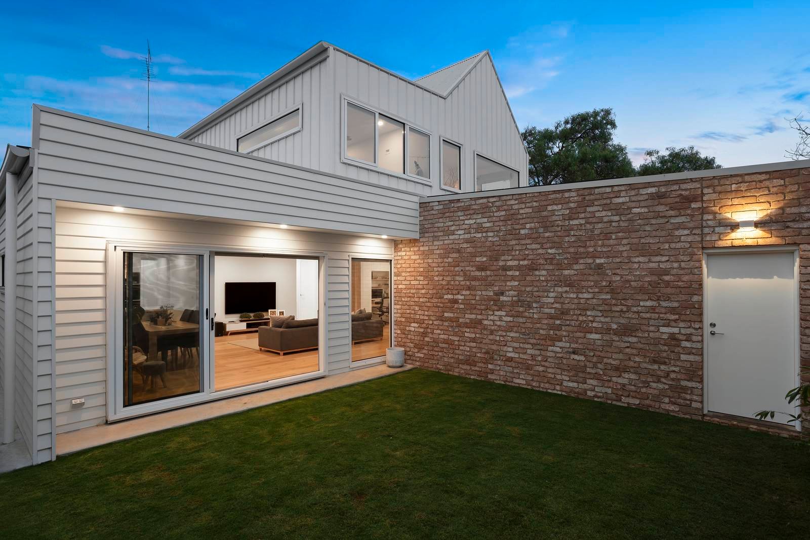 Property Gallery Thumbnail 14