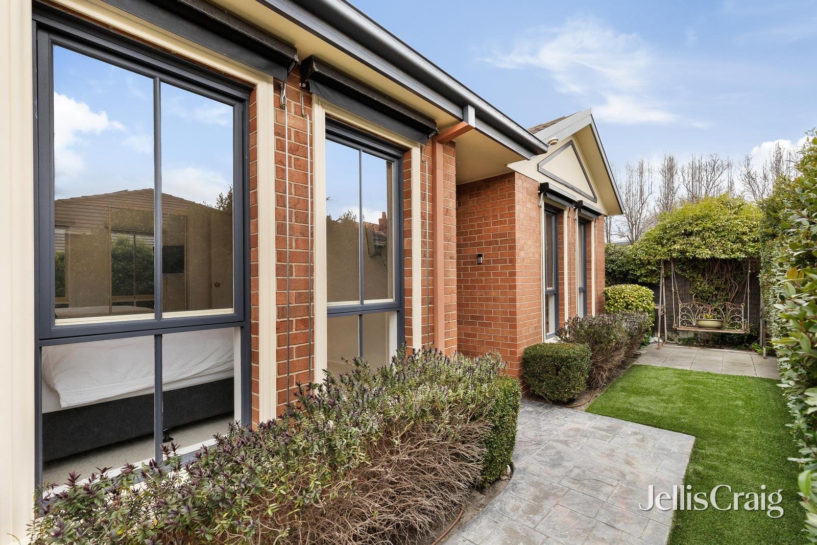 18b Cairnes Grove, Bentleigh image 1