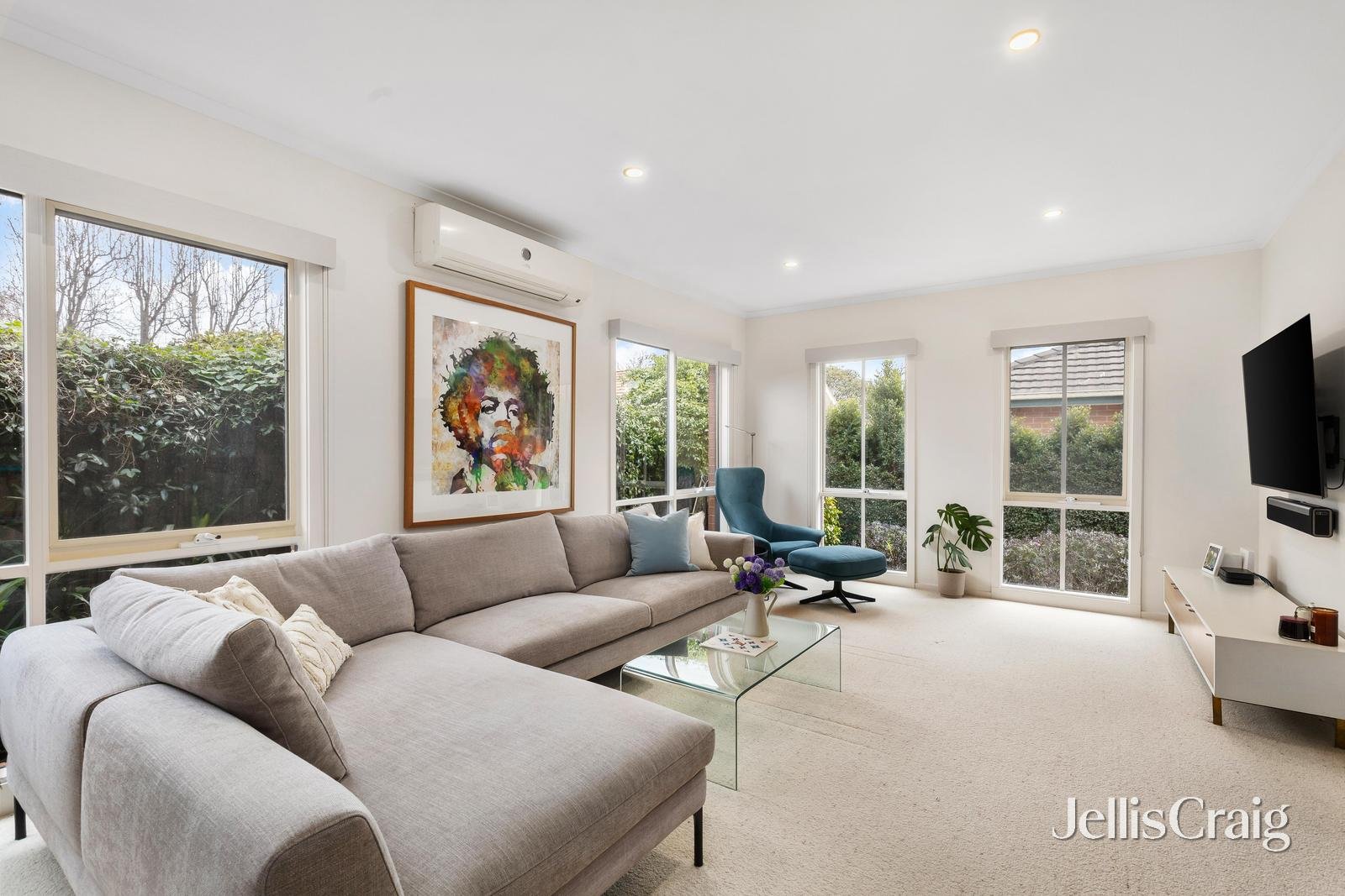 18b Cairnes Grove, Bentleigh image 2