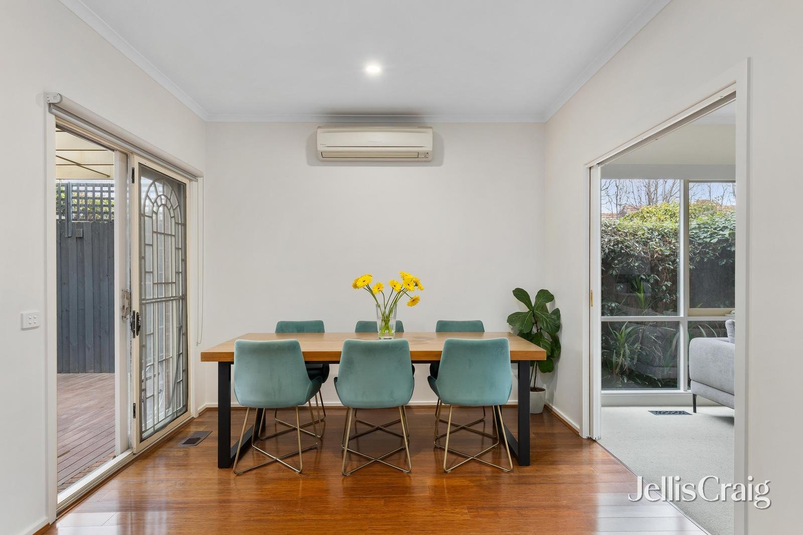 18b Cairnes Grove, Bentleigh image 4